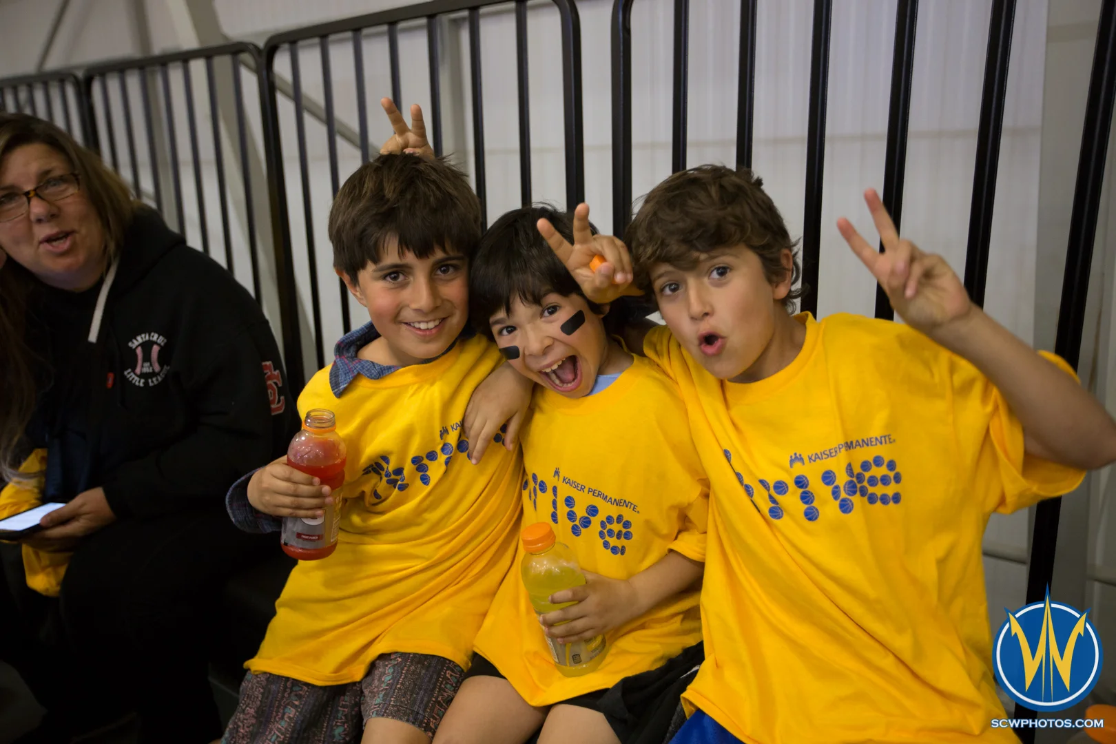 Awesome young fans at Kaiser Permanente Arena on March 24, 2016 (Photo: Ariel Nava Photography)