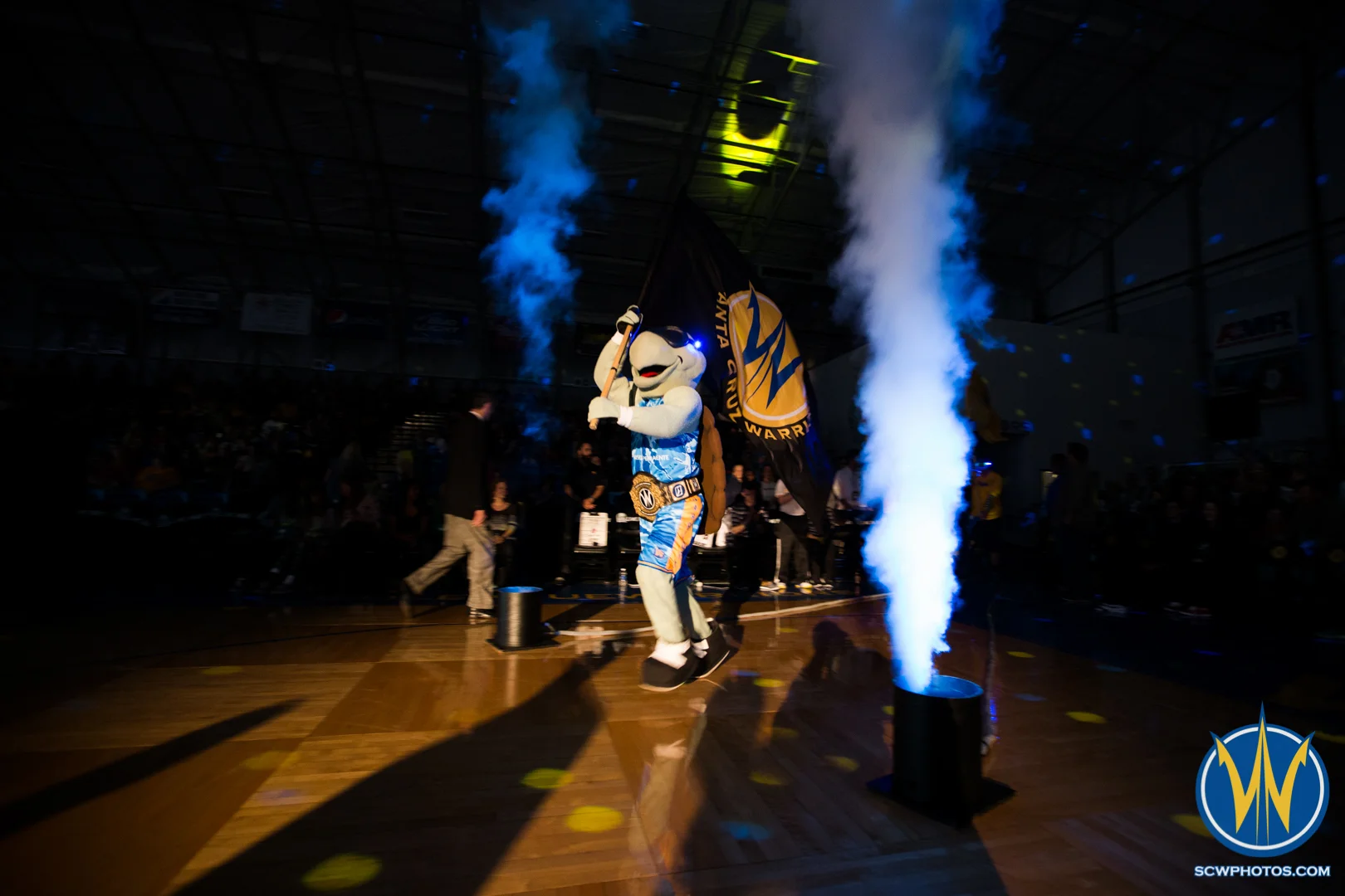 Mav'Riks and the Pod Squad run onto the court to kick of the game at Kaiser Permanente Arena on March 24, 2016 (Photo: Ariel Nava Photography)