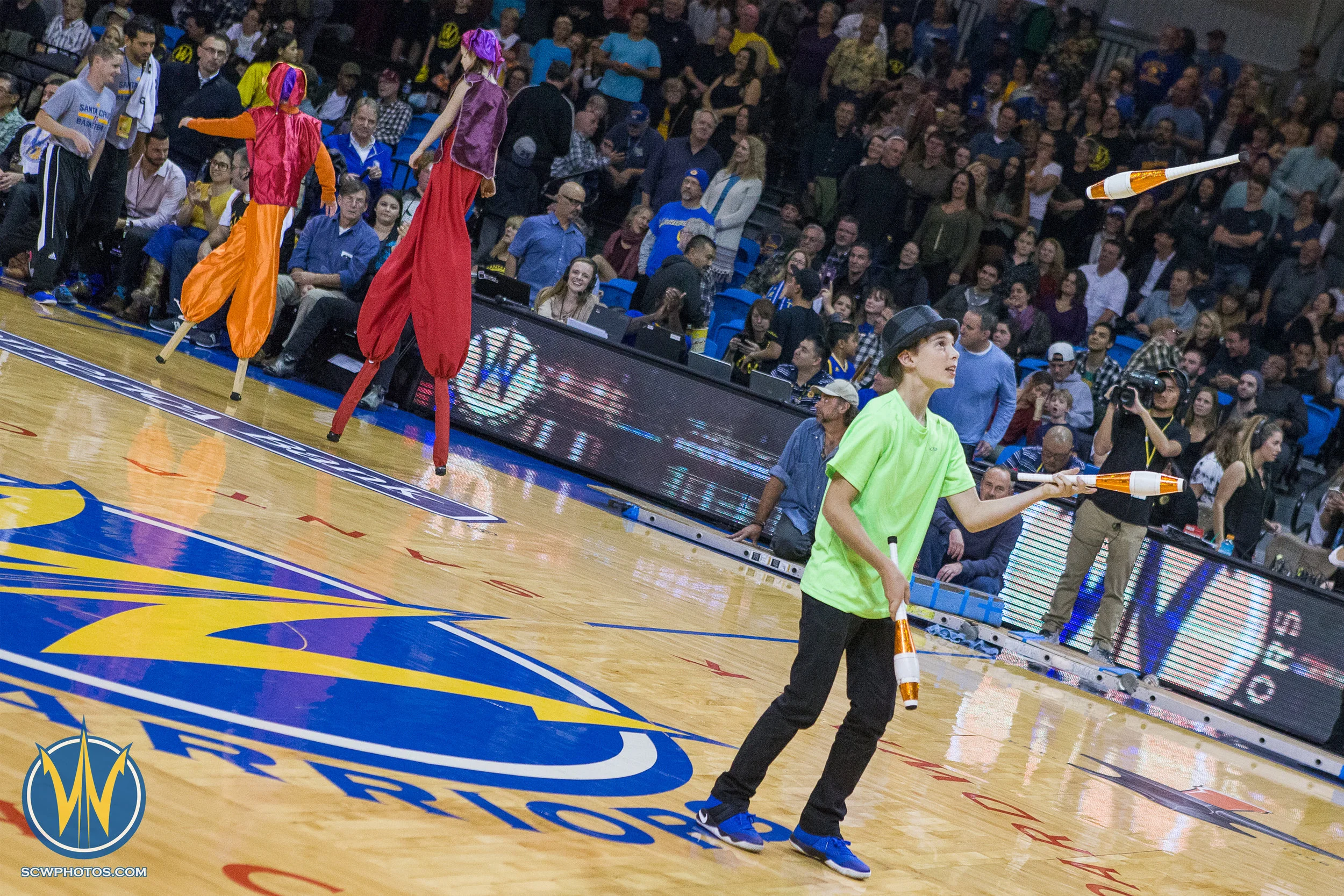Santa Cruz Warriors game on 11/18/16 at Kaiser Permanente Arena in Santa Cruz, California. (Photo: Andrew Wheeler Photography/SC Warriors 2016)