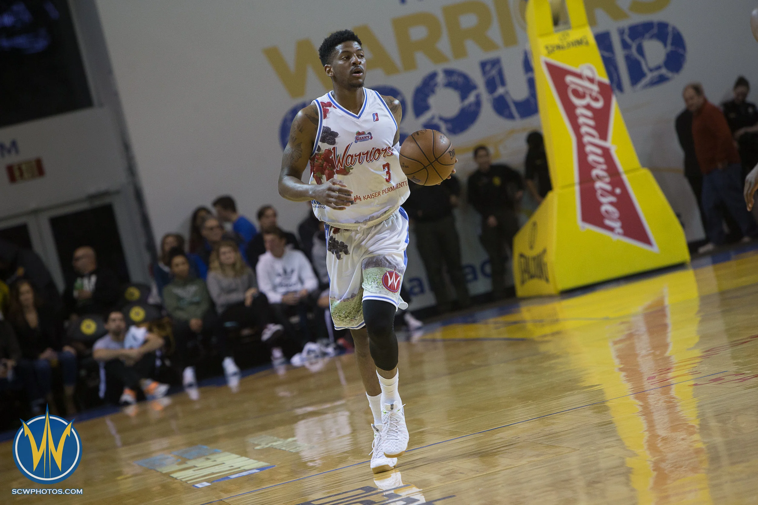 Santa Cruz Warriors game on 1/28/17 at Kaiser Permanente Arena in Santa Cruz, California. (Photo: Andrew Wheeler /SC Warriors 2017