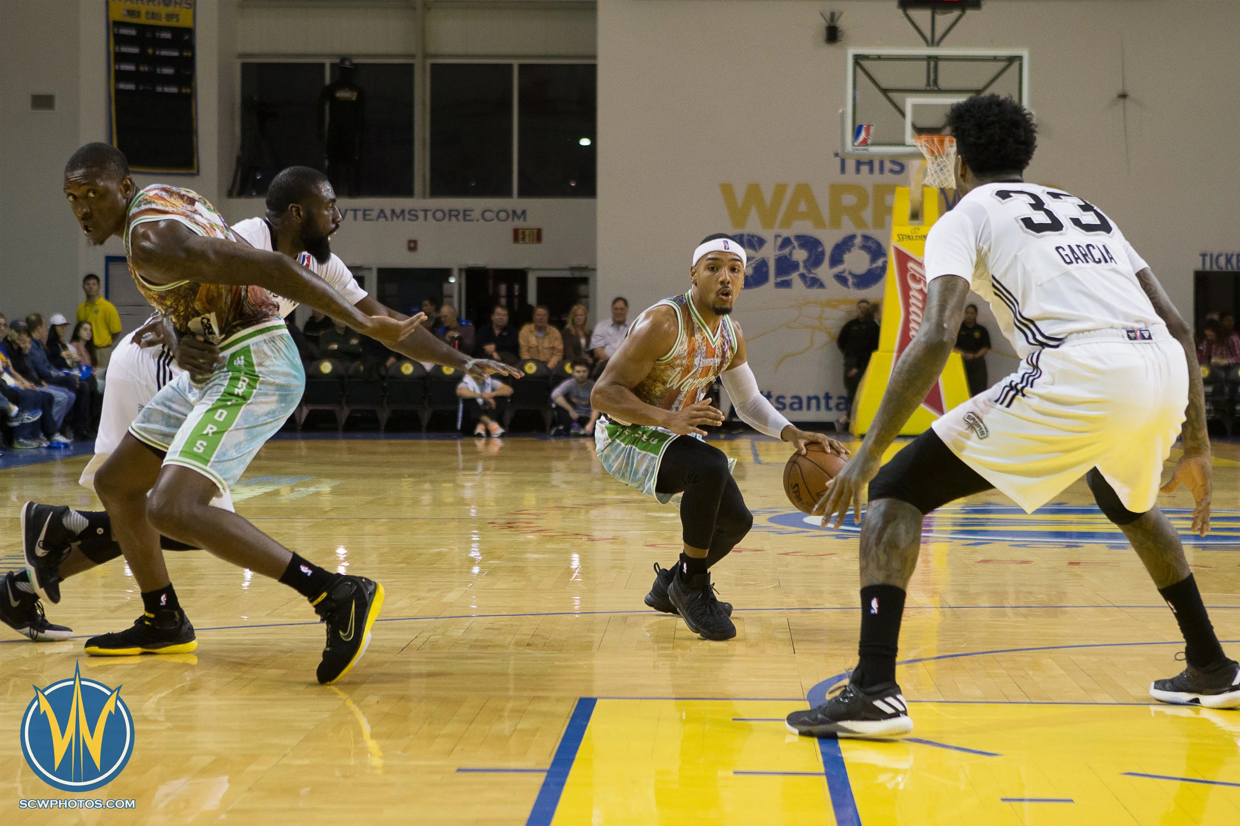 Santa Cruz Warriors game on 2/11/17 at Kaiser Permanente Arena in Santa Cruz, California. (Photo: Andrew Wheeler /SC Warriors 2017)