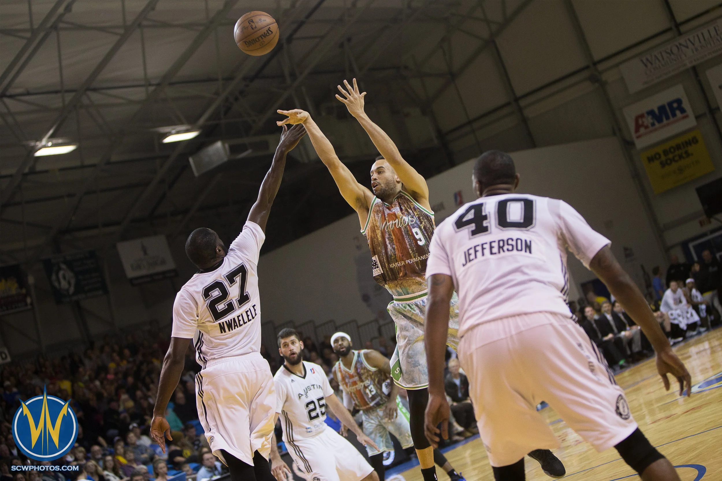 Santa Cruz Warriors game on 2/11/17 at Kaiser Permanente Arena in Santa Cruz, California. (Photo: Andrew Wheeler /SC Warriors 2017)