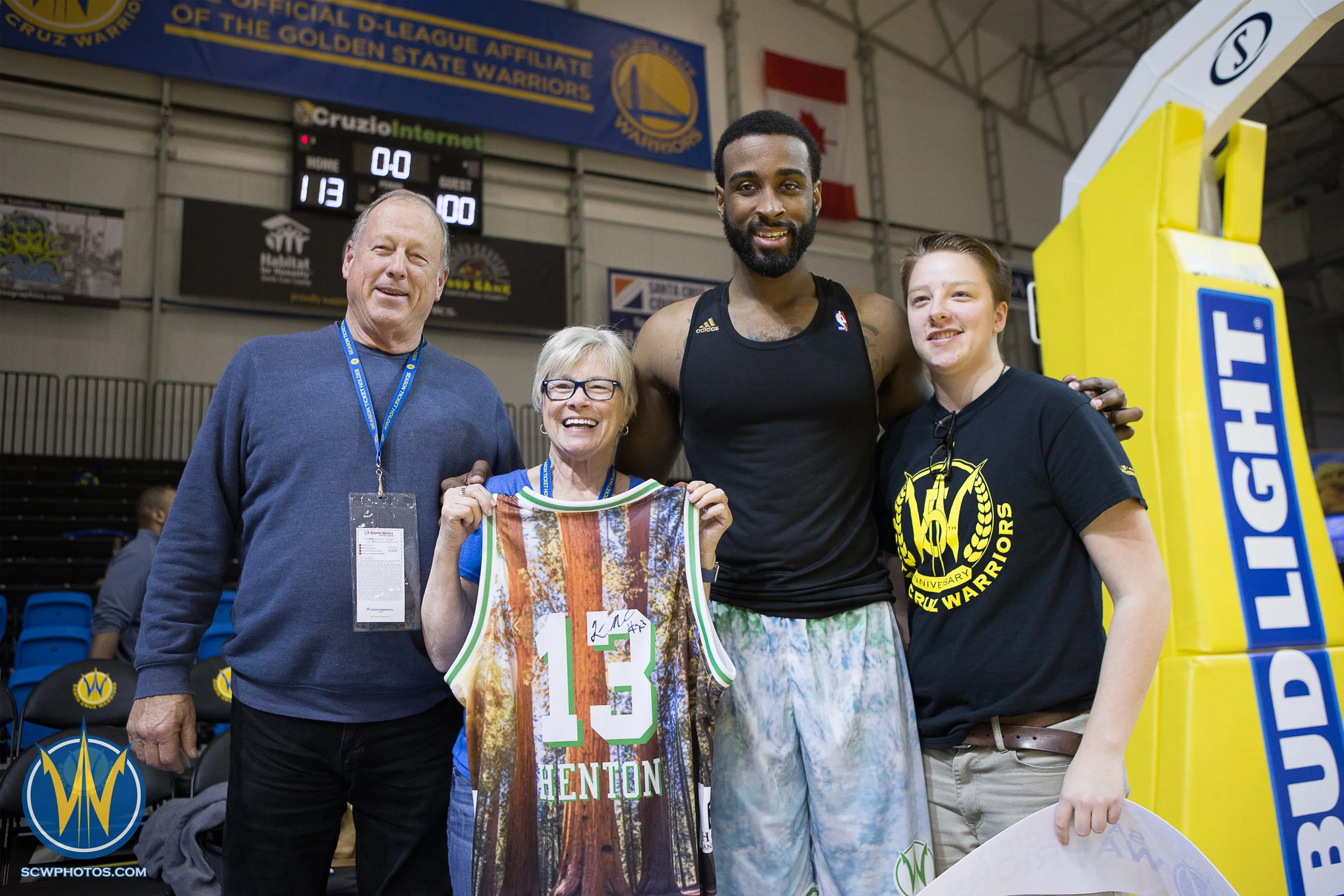 Santa Cruz Warriors game on 2/11/17 at Kaiser Permanente Arena in Santa Cruz, California. (Photo: Andrew Wheeler /SC Warriors 2017)