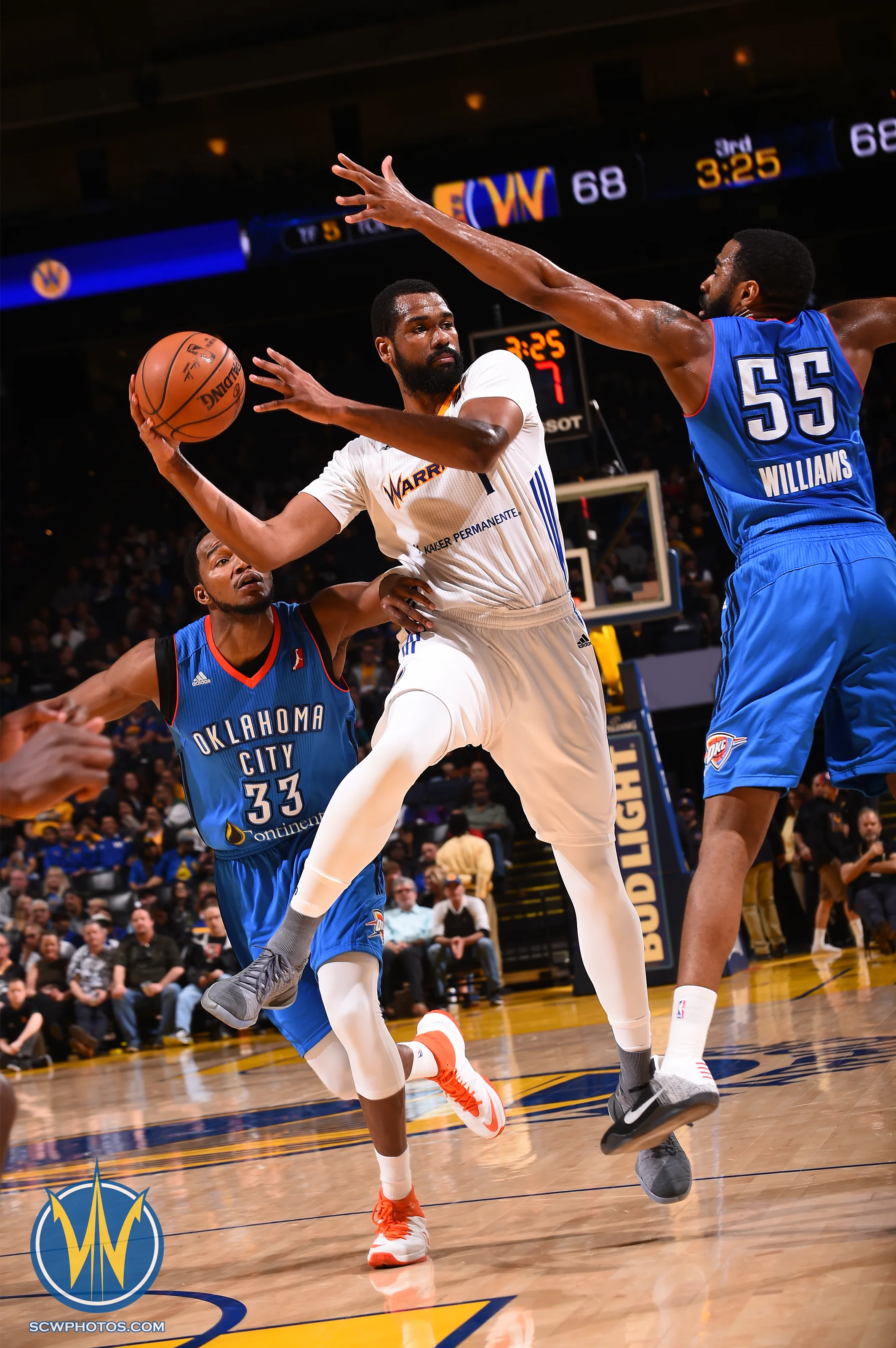 Santa Cruz Warriors game on 2/12/17 at Oracle Arena in Oakland, California. (Photo: Noah Graham /SC Warriors 2017)