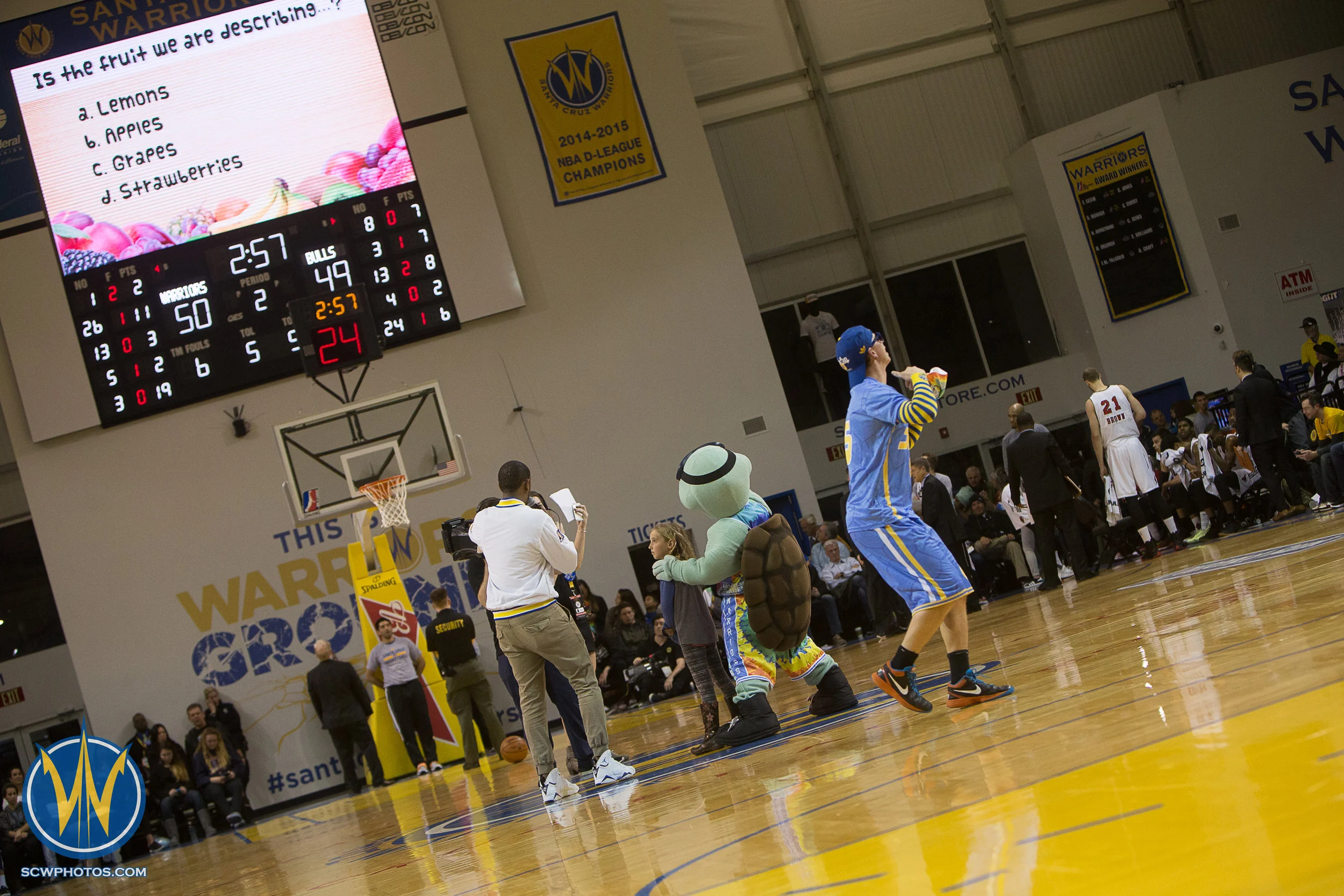 Santa Cruz Warriors game on 2/25/17 at Kaiser Permanente Arena in Santa Cruz, California. (Photo: Andrew Wheeler /SC Warriors 2017)