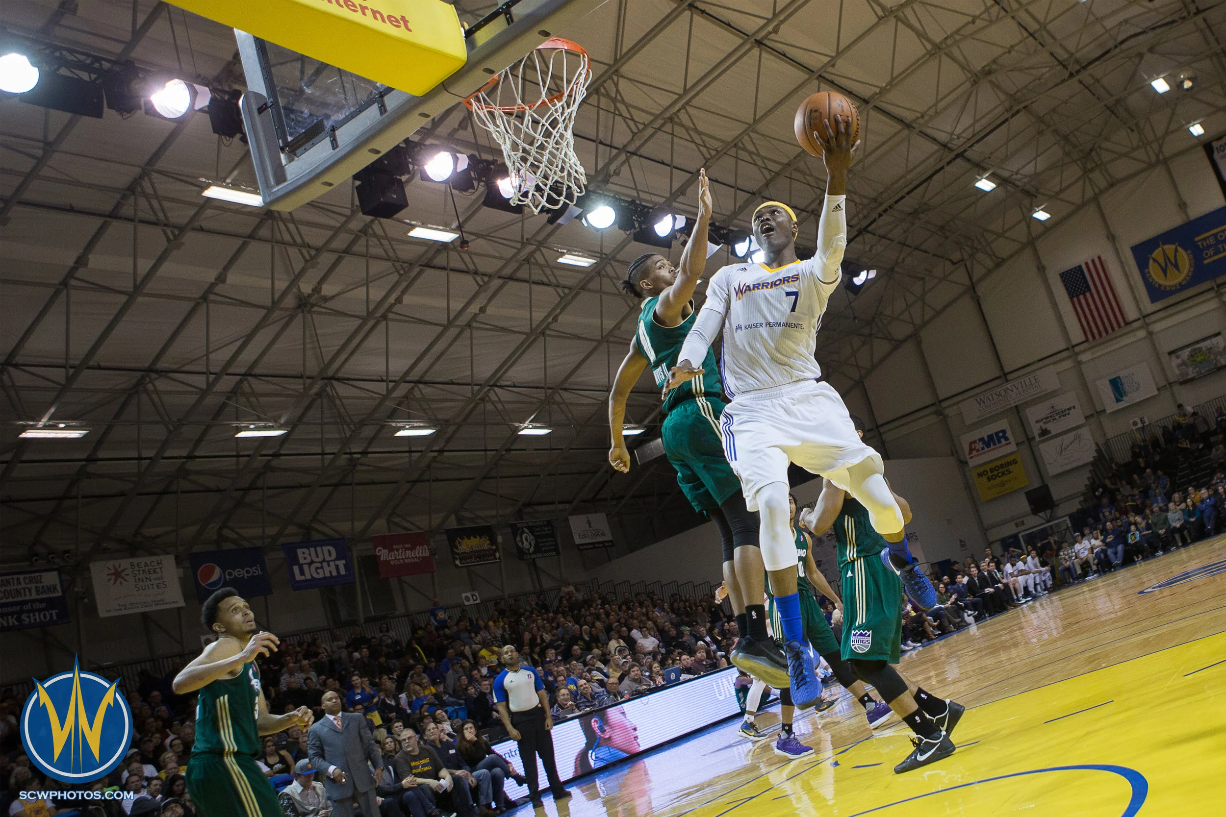 Santa Cruz Warriors game on 2/22/17 at Kaiser Permanente Arena in Santa Cruz, California. (Photo: Andrew Wheeler /SC Warriors 2017)