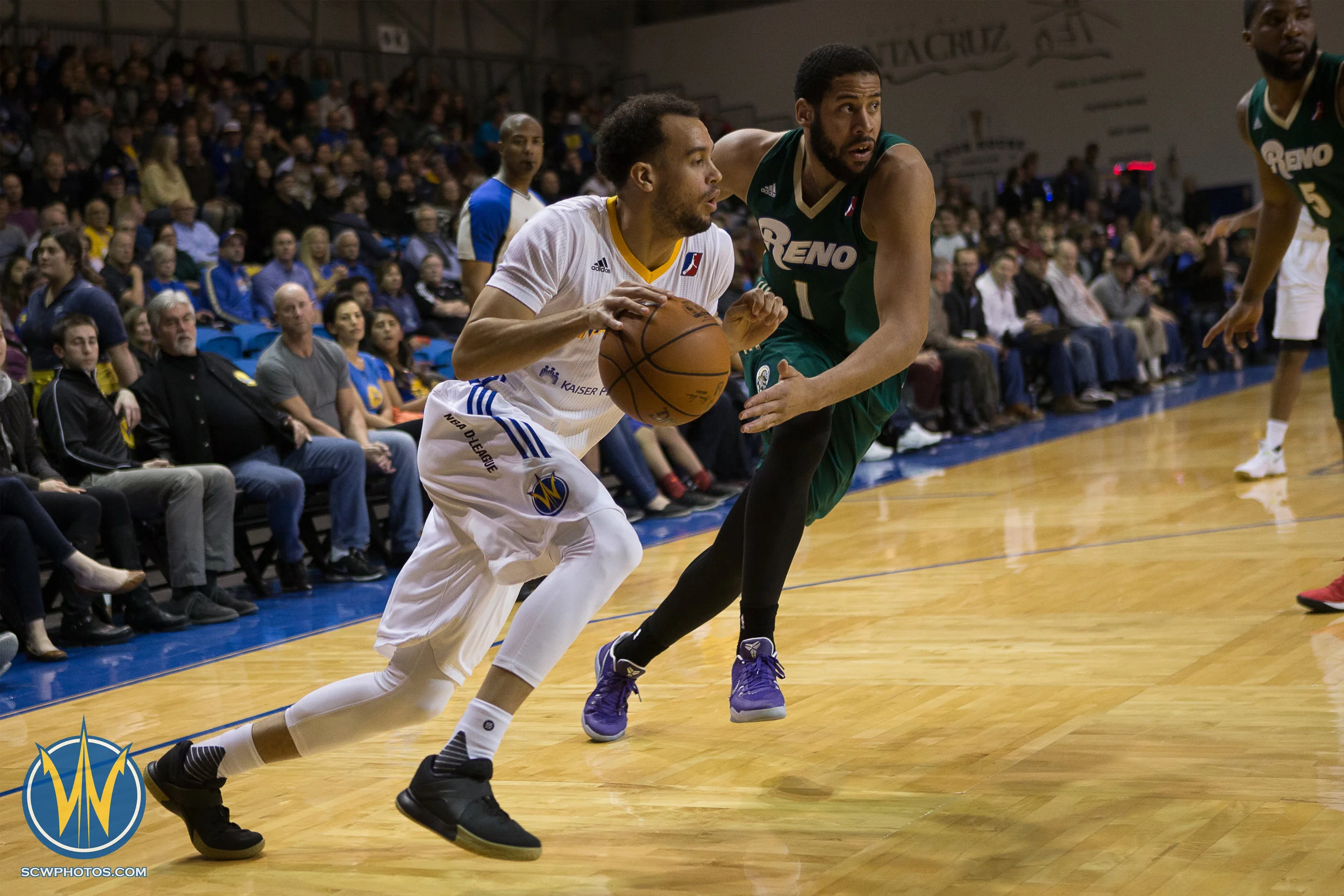 Santa Cruz Warriors game on 2/22/17 at Kaiser Permanente Arena in Santa Cruz, California. (Photo: Andrew Wheeler /SC Warriors 2017)