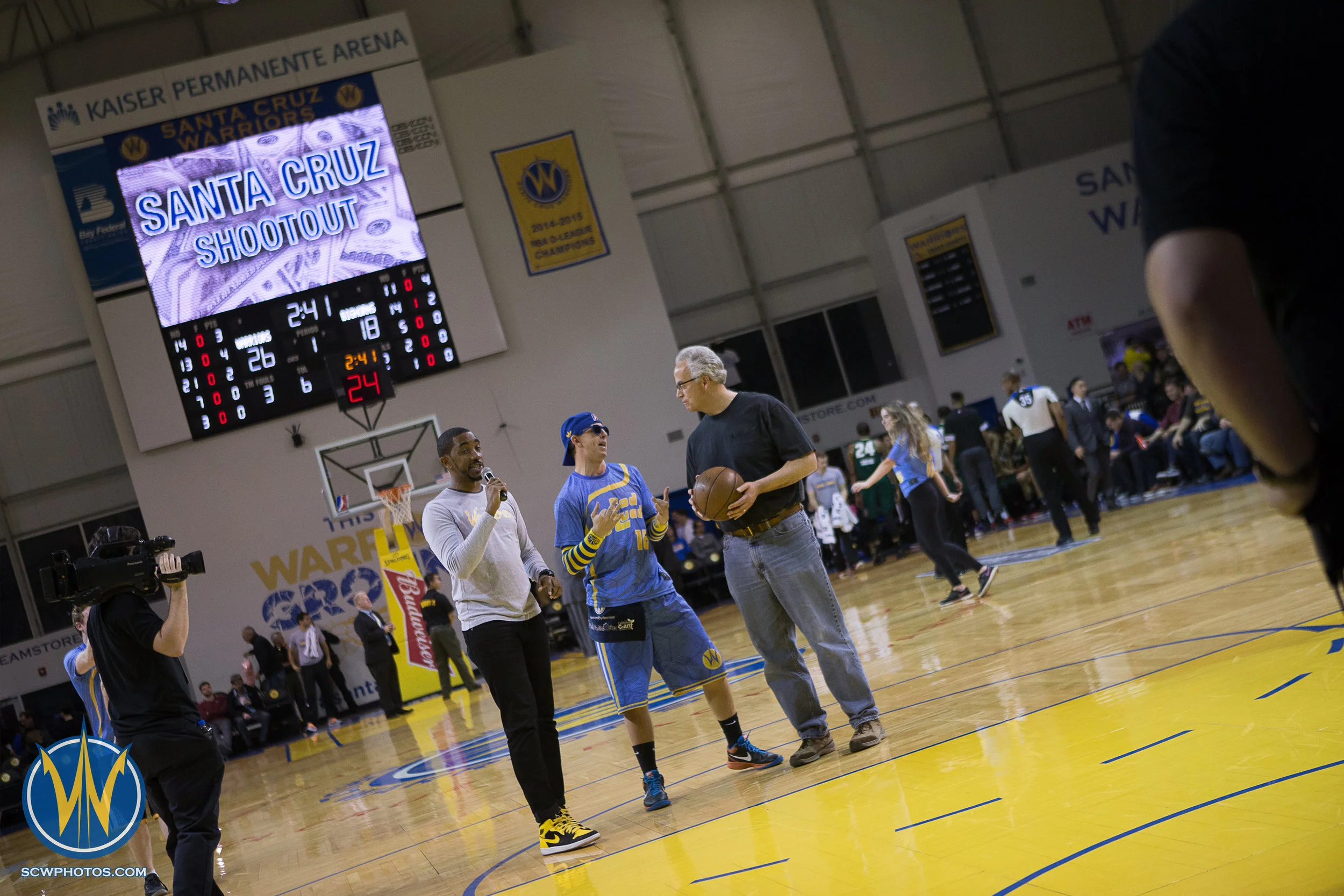 Santa Cruz Warriors game on 2/22/17 at Kaiser Permanente Arena in Santa Cruz, California. (Photo: Andrew Wheeler /SC Warriors 2017)