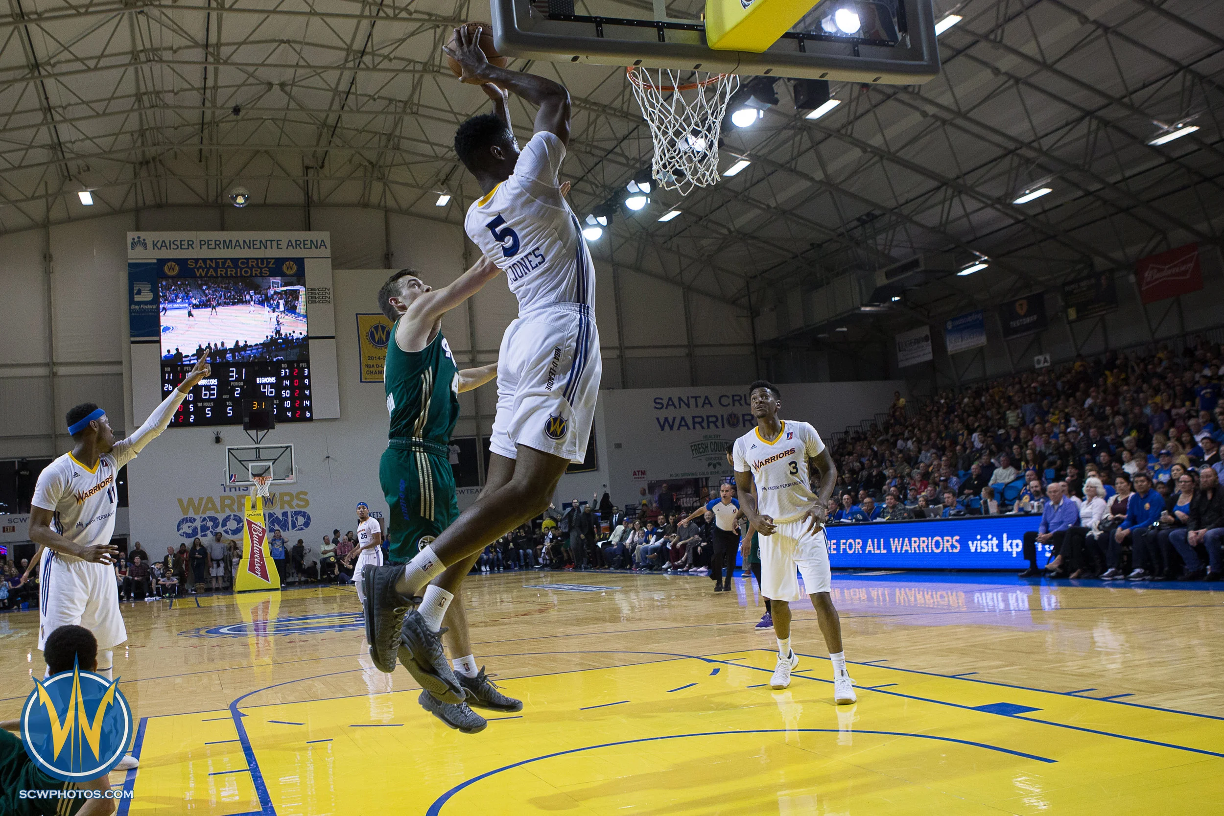 Santa Cruz Warriors game on 3/4/17 at Kaiser Permanente Arena in Santa Cruz, California. (Photo: Andrew Wheeler /SC Warriors 2017)