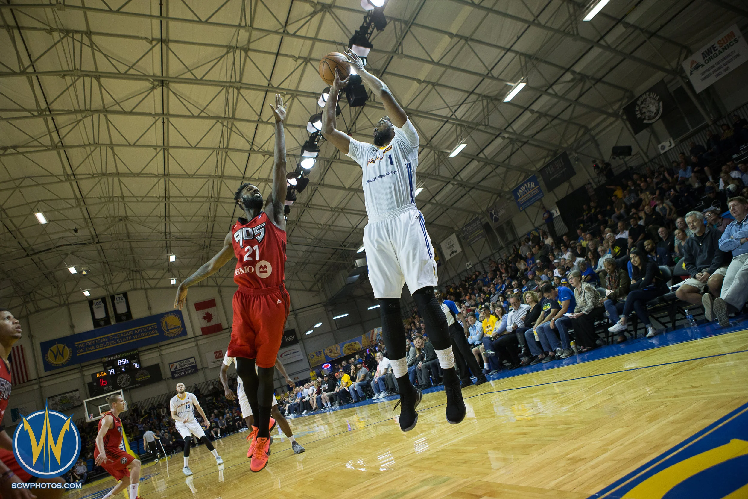 Santa Cruz Warriors game on 3/8/17 at Kaiser Permanente Arena in Santa Cruz, California. (Photo: Andrew Wheeler /SC Warriors 2017)