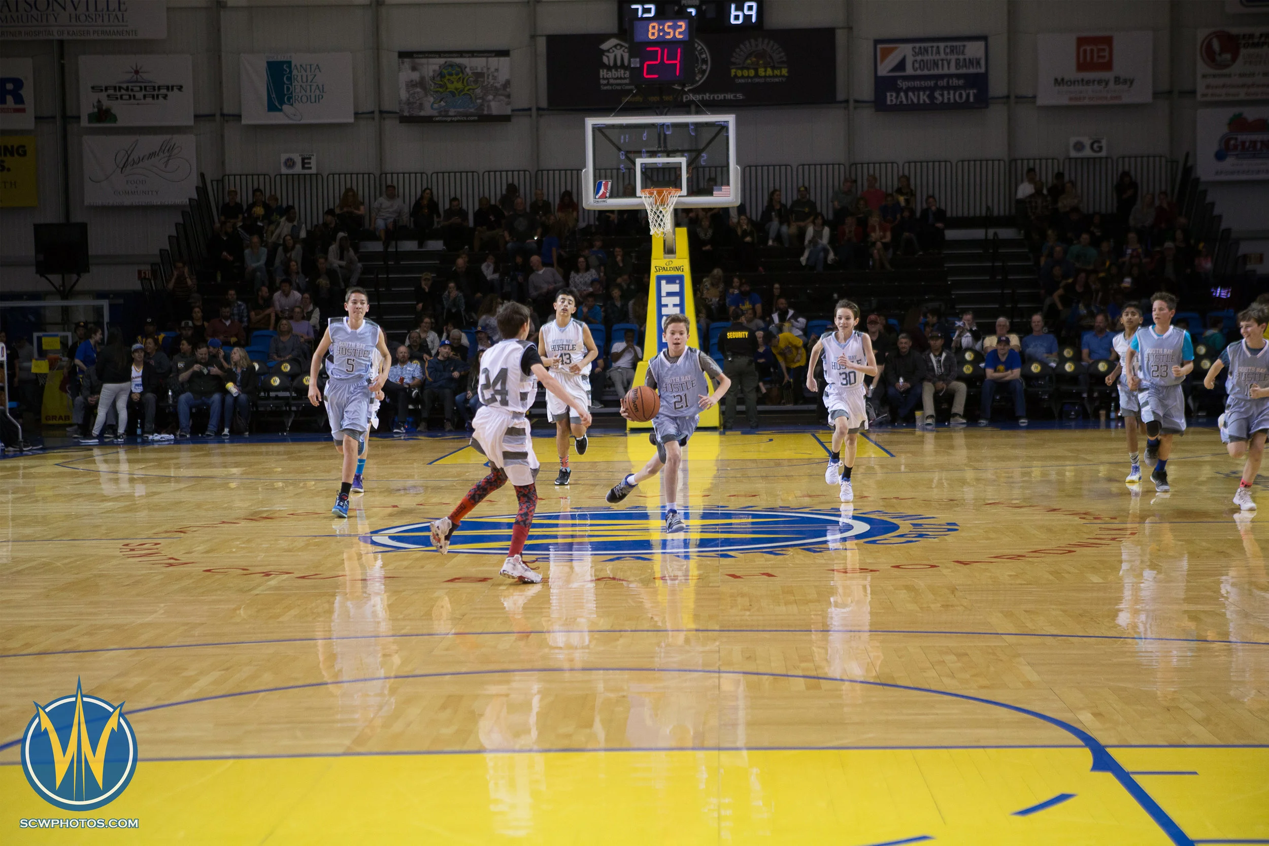 Santa Cruz Warriors game on 3/8/17 at Kaiser Permanente Arena in Santa Cruz, California. (Photo: Andrew Wheeler /SC Warriors 2017)