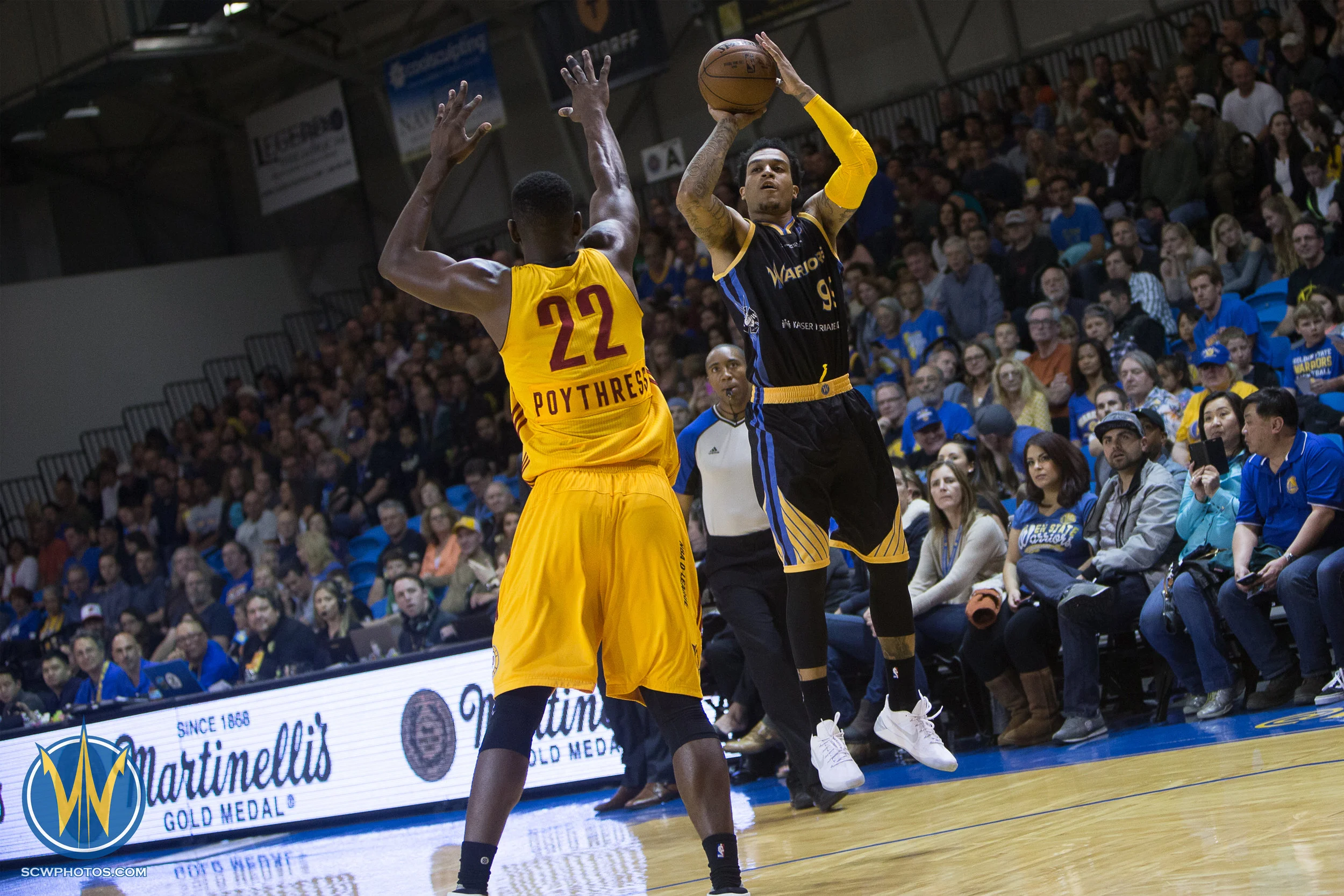 Santa Cruz Warriors game on 3/10/17 at Kaiser Permanente Arena in Santa Cruz, California. (Photo: Andrew Wheeler /SC Warriors 2017)