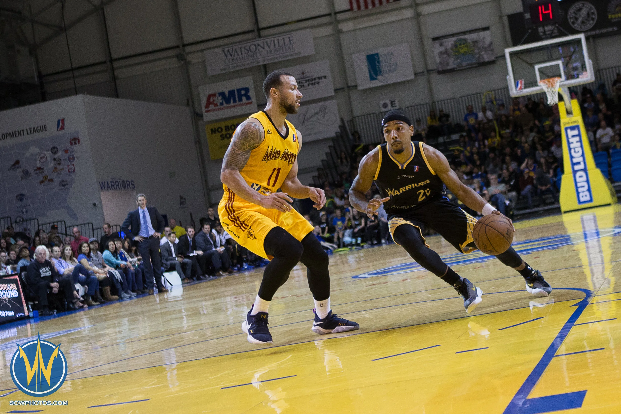 Santa Cruz Warriors game on 3/10/17 at Kaiser Permanente Arena in Santa Cruz, California. (Photo: Andrew Wheeler /SC Warriors 2017)