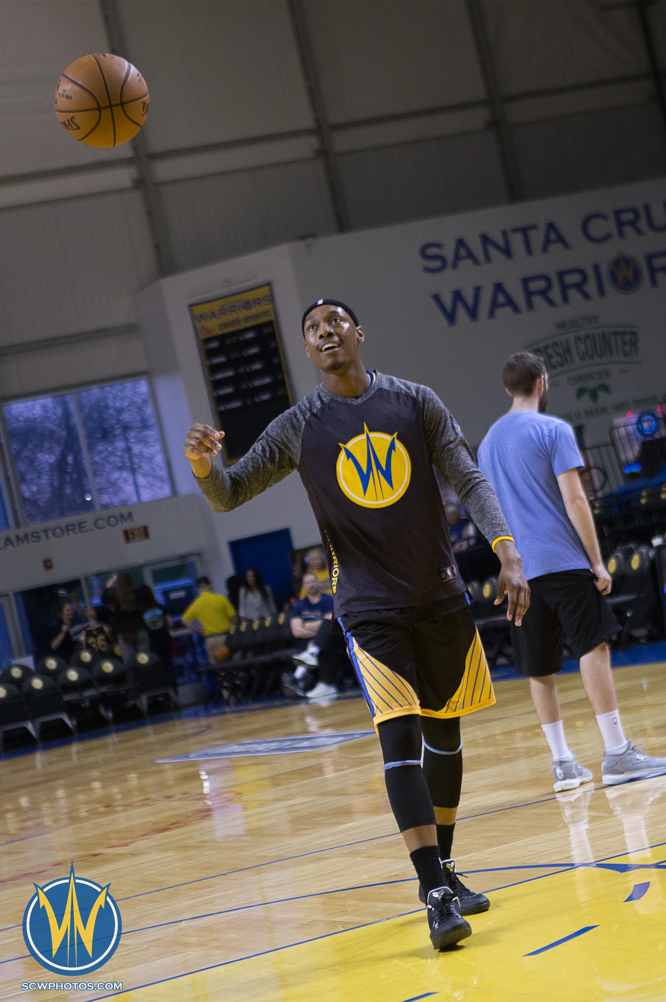 Santa Cruz Warriors game on 3/10/17 at Kaiser Permanente Arena in Santa Cruz, California. (Photo: Andrew Wheeler /SC Warriors 2017)