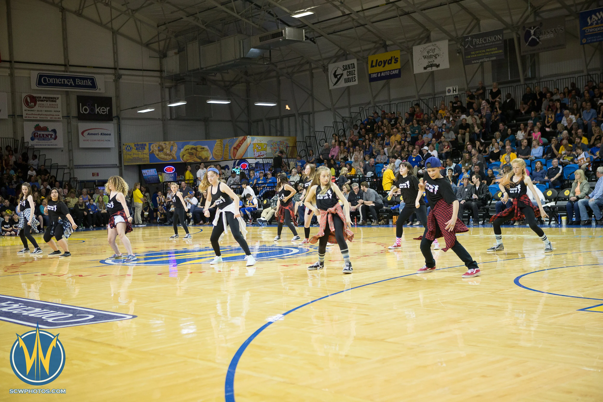 Santa Cruz Warriors game on 3/10/17 at Kaiser Permanente Arena in Santa Cruz, California. (Photo: Andrew Wheeler /SC Warriors 2017)
