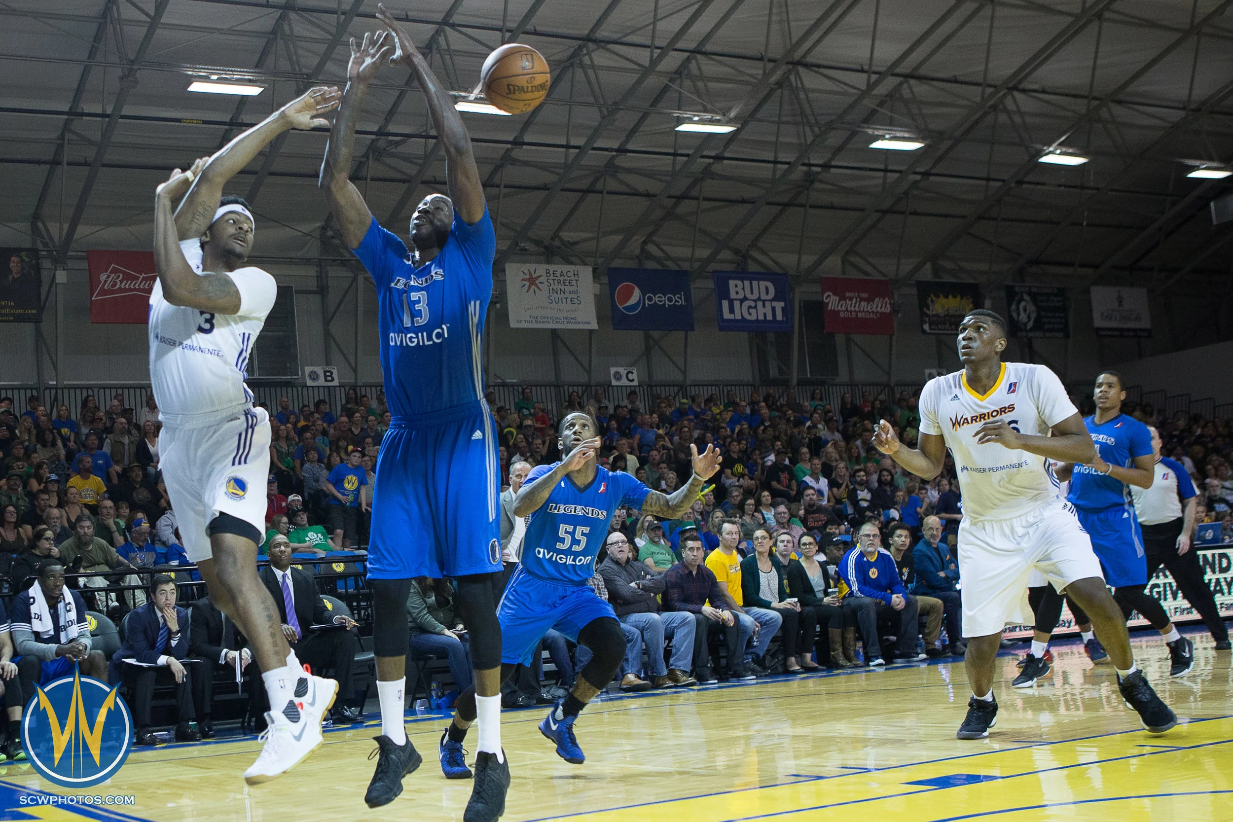 Santa Cruz Warriors game on 3/17/17 at Kaiser Permanente Arena in Santa Cruz, California. (Photo: (Andrew Wheeler) /SC Warriors 2017)