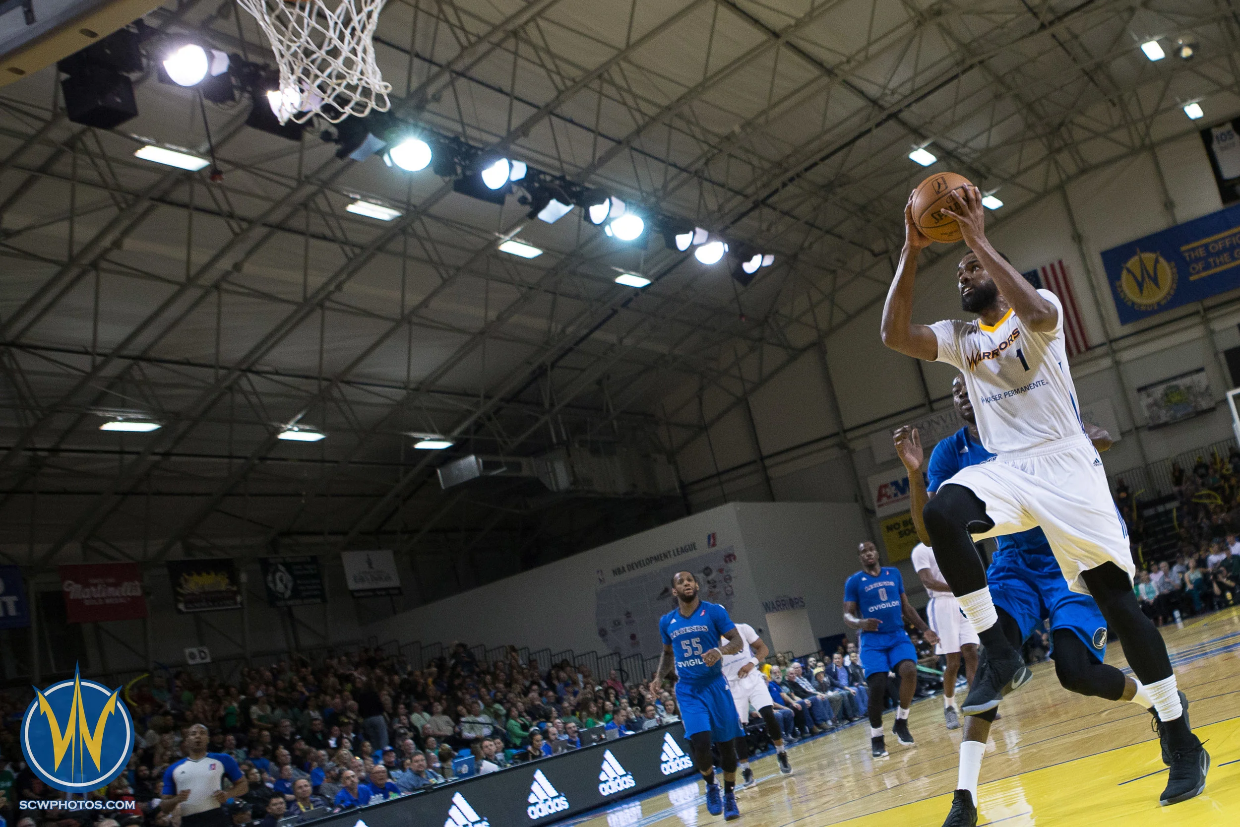 Santa Cruz Warriors game on 3/17/17 at Kaiser Permanente Arena in Santa Cruz, California. (Photo: (Andrew Wheeler) /SC Warriors 2017)
