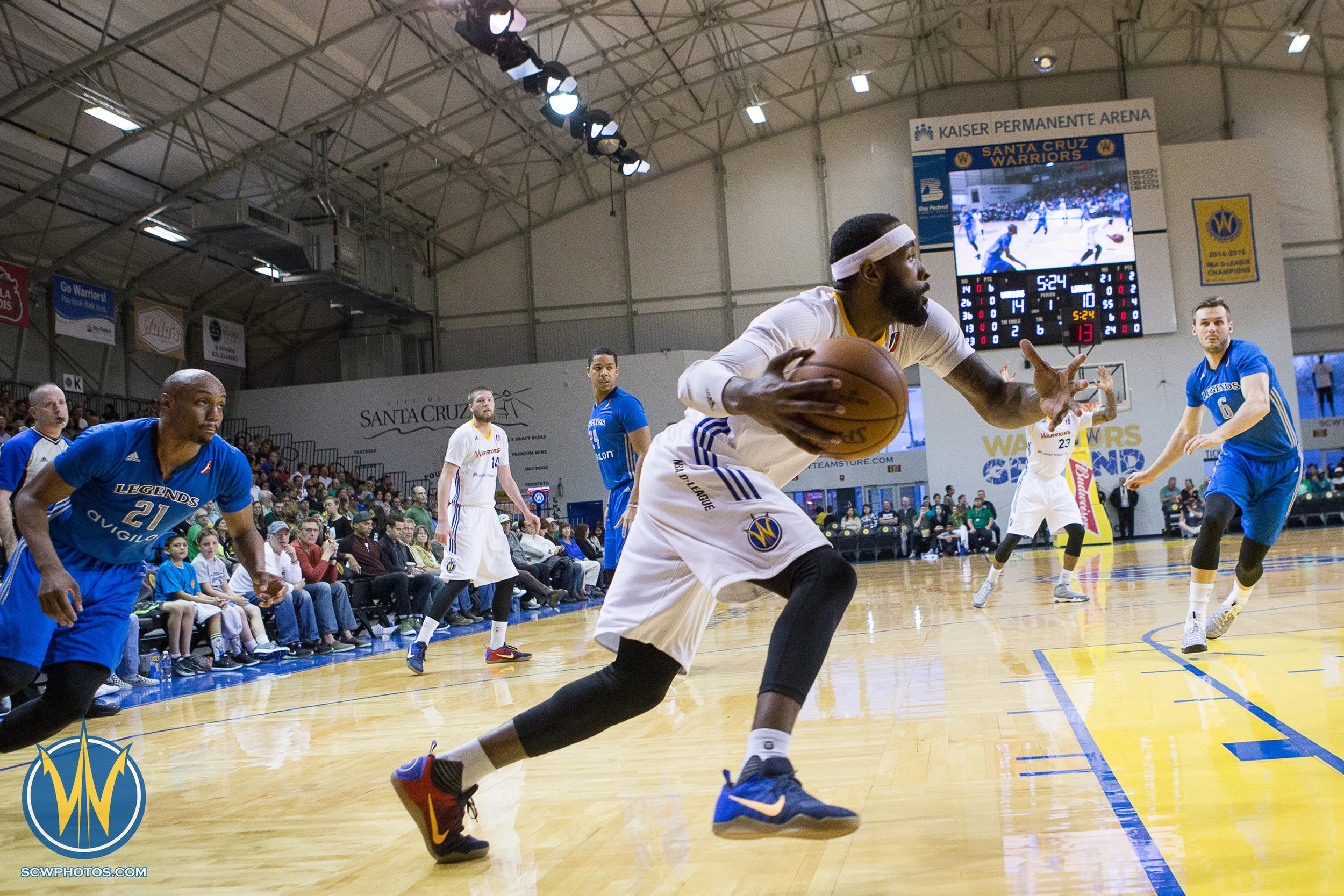 Santa Cruz Warriors game on 3/17/17 at Kaiser Permanente Arena in Santa Cruz, California. (Photo: (Andrew Wheeler) /SC Warriors 2017)