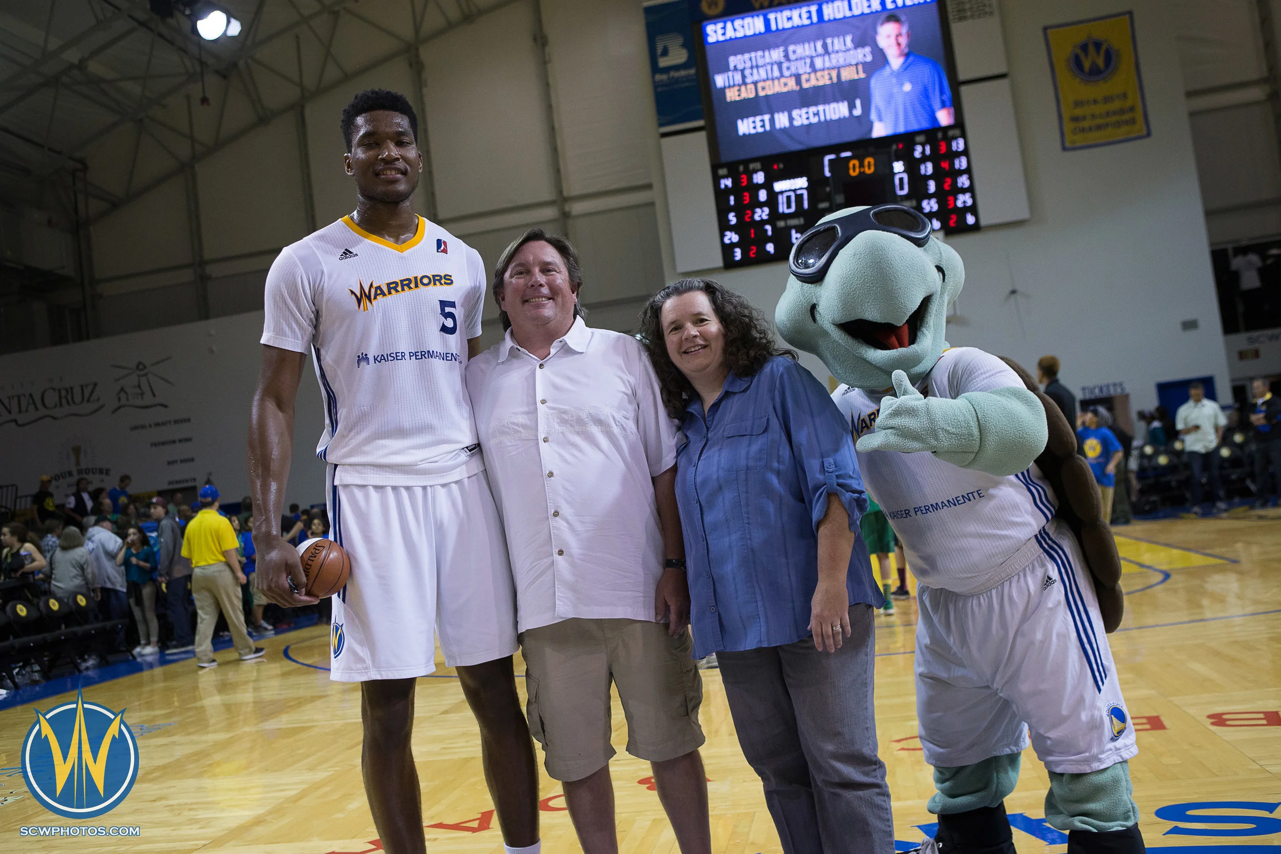 Santa Cruz Warriors game on 3/17/17 at Kaiser Permanente Arena in Santa Cruz, California. (Photo: (Andrew Wheeler) /SC Warriors 2017)