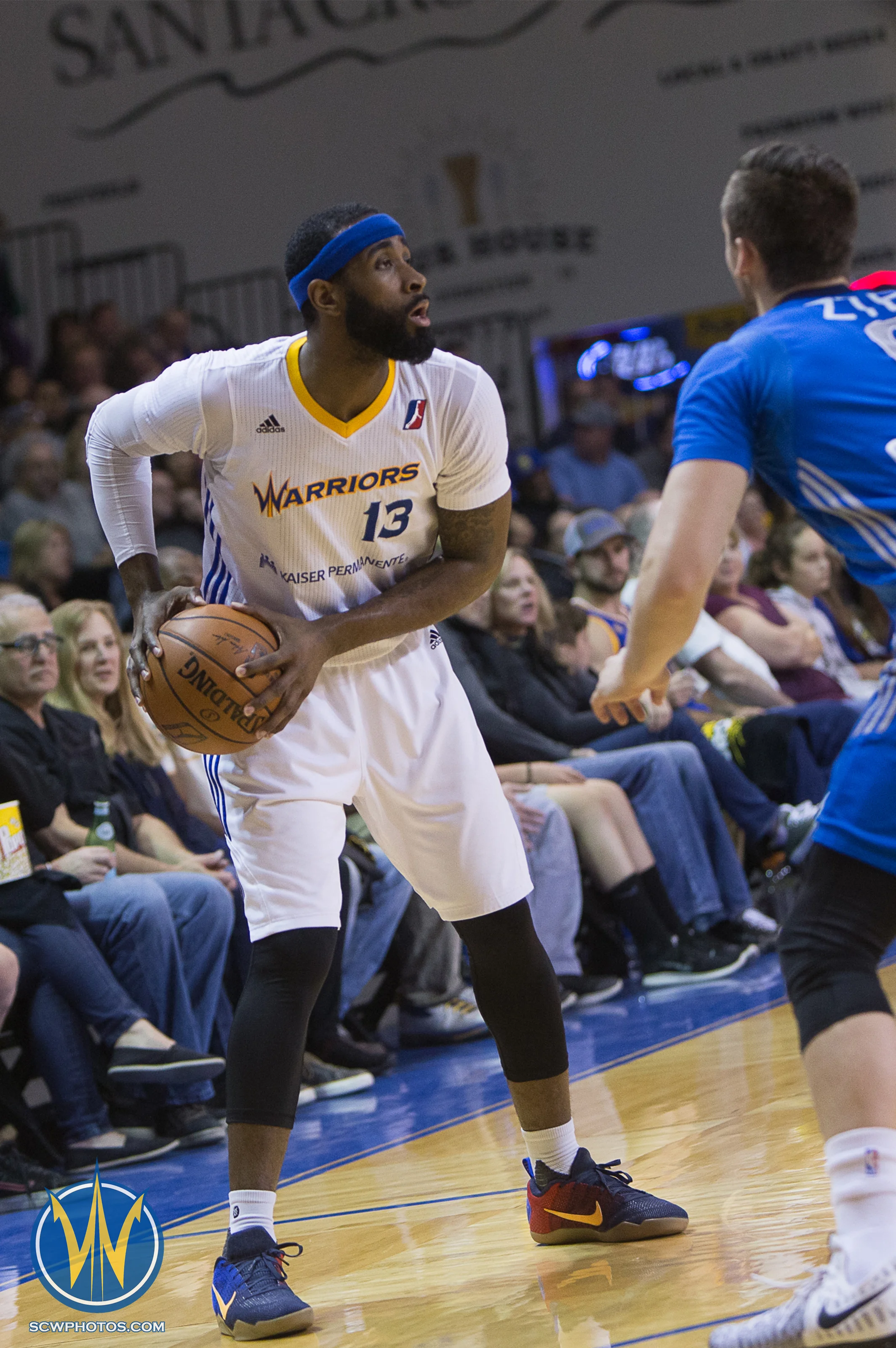 Santa Cruz Warriors game on 3 /18/17 at Kaiser Permanente Arena in Santa Cruz, California. (Photo: Andrew Wheeler /SC Warriors 2017)
