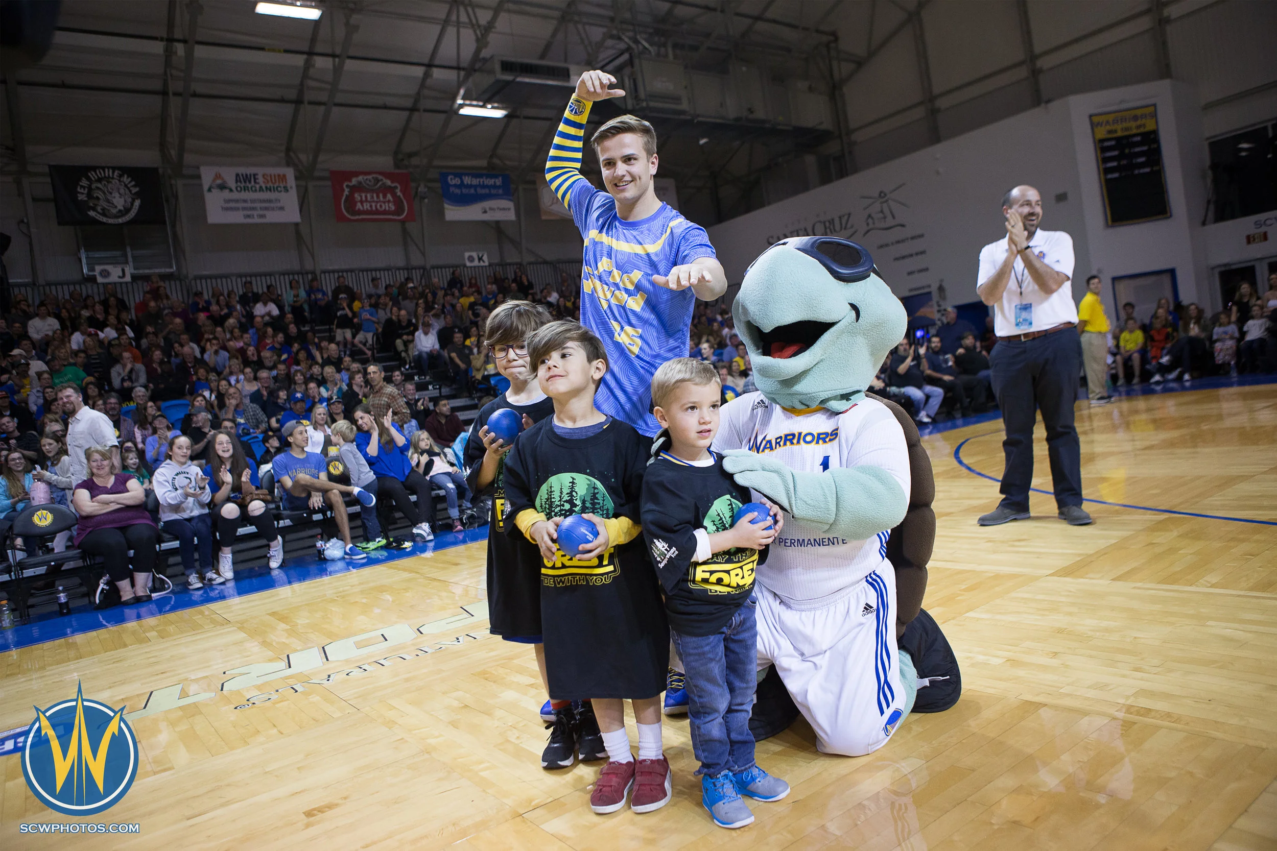 Santa Cruz Warriors game on 3 /18/17 at Kaiser Permanente Arena in Santa Cruz, California. (Photo: Andrew Wheeler /SC Warriors 2017)