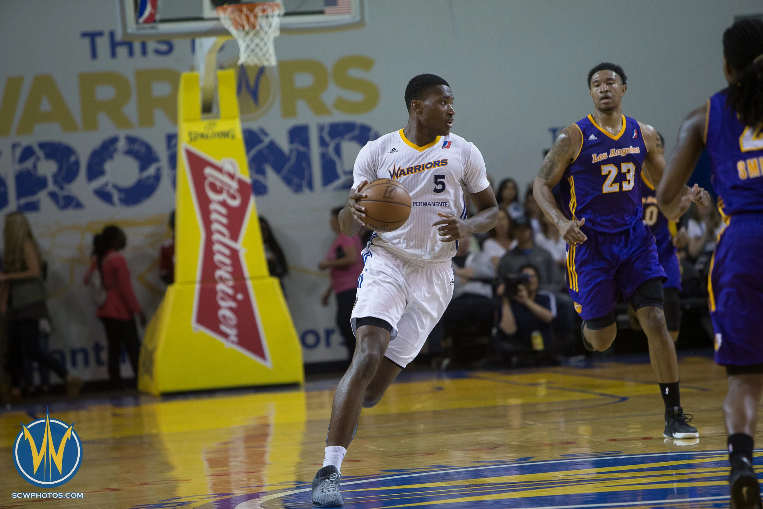 Santa Cruz Warriors game on 3 /31/17 at Kaiser Permanente Arena in Santa Cruz, California. (Photo: Andrew Wheeler /SC Warriors 2017)