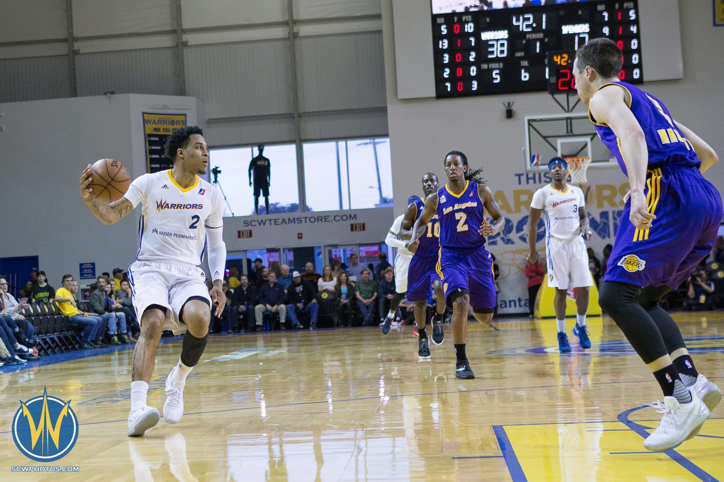 Santa Cruz Warriors game on 3 /31/17 at Kaiser Permanente Arena in Santa Cruz, California. (Photo: Andrew Wheeler /SC Warriors 2017)