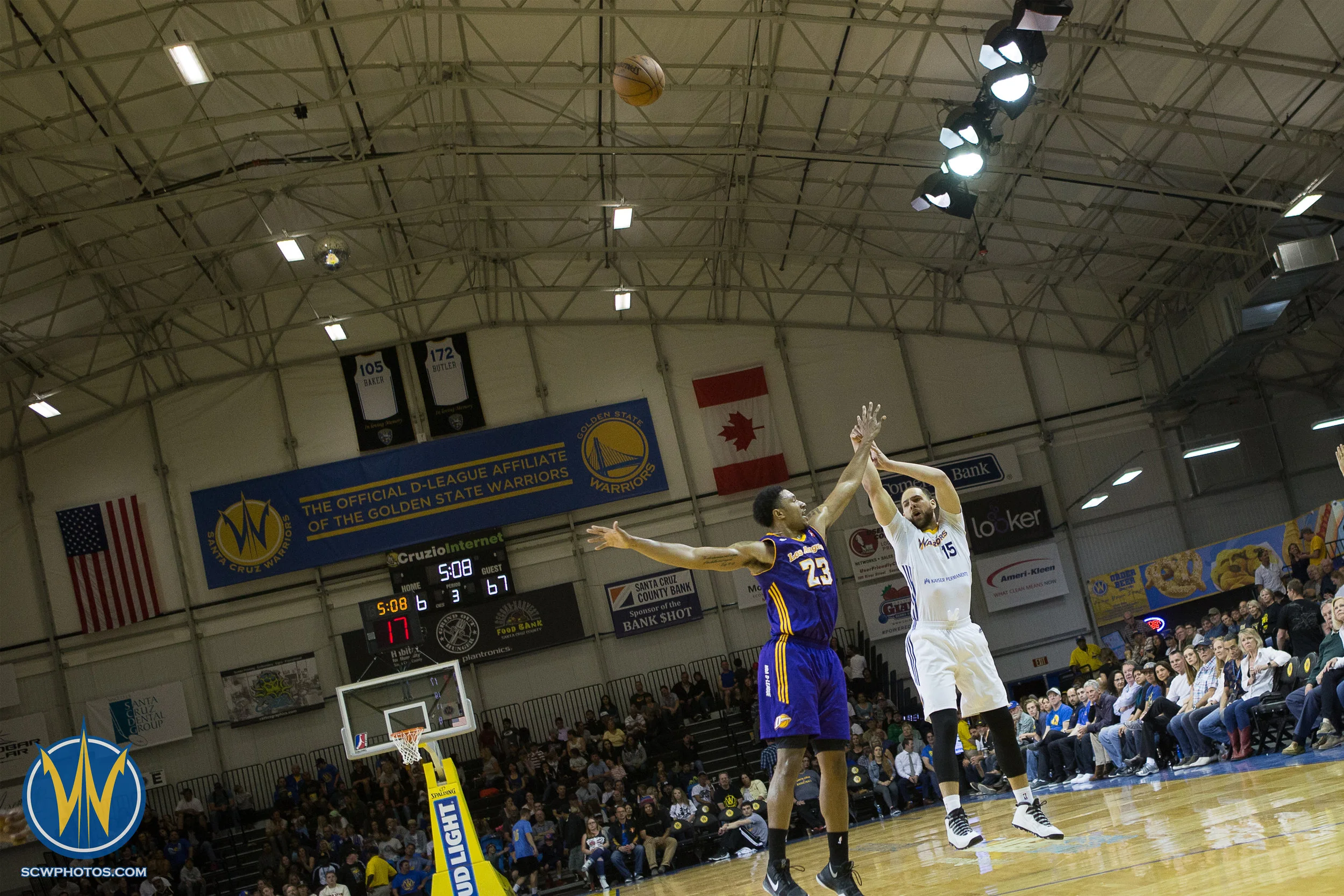 Santa Cruz Warriors game on 3 /31/17 at Kaiser Permanente Arena in Santa Cruz, California. (Photo: Andrew Wheeler /SC Warriors 2017)