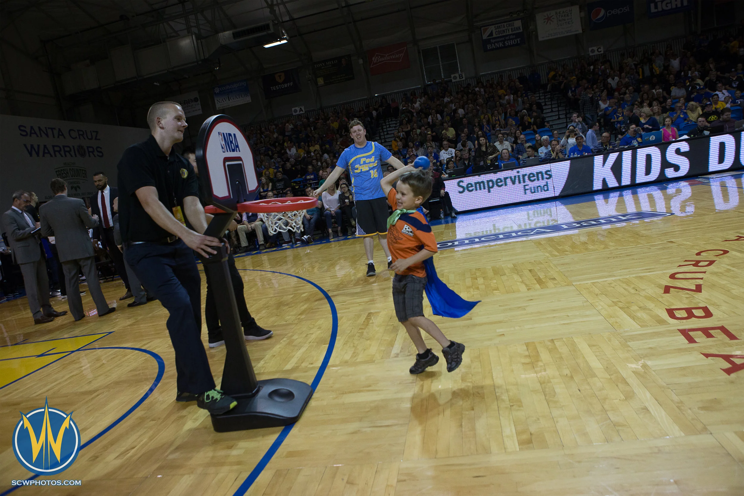 Santa Cruz Warriors game on 3 /31/17 at Kaiser Permanente Arena in Santa Cruz, California. (Photo: Andrew Wheeler /SC Warriors 2017)