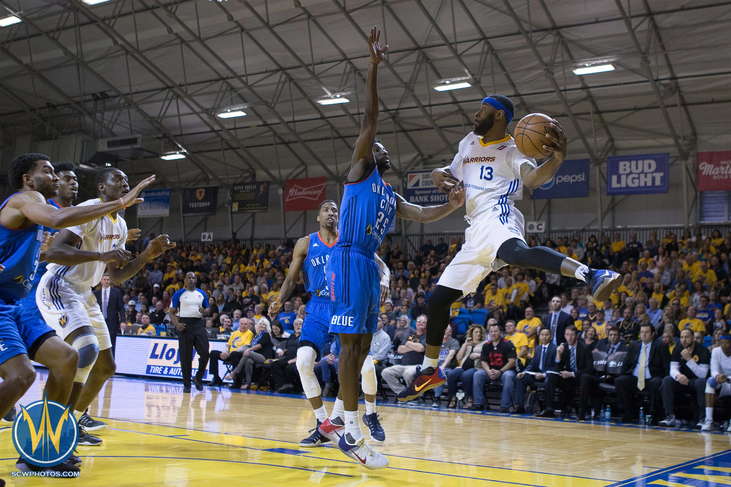 Santa Cruz Warriors game on 4 /5/17 at Kaiser Permanente Arena in Santa Cruz, California. (Photo: Andrew Wheeler /SC Warriors 2017)