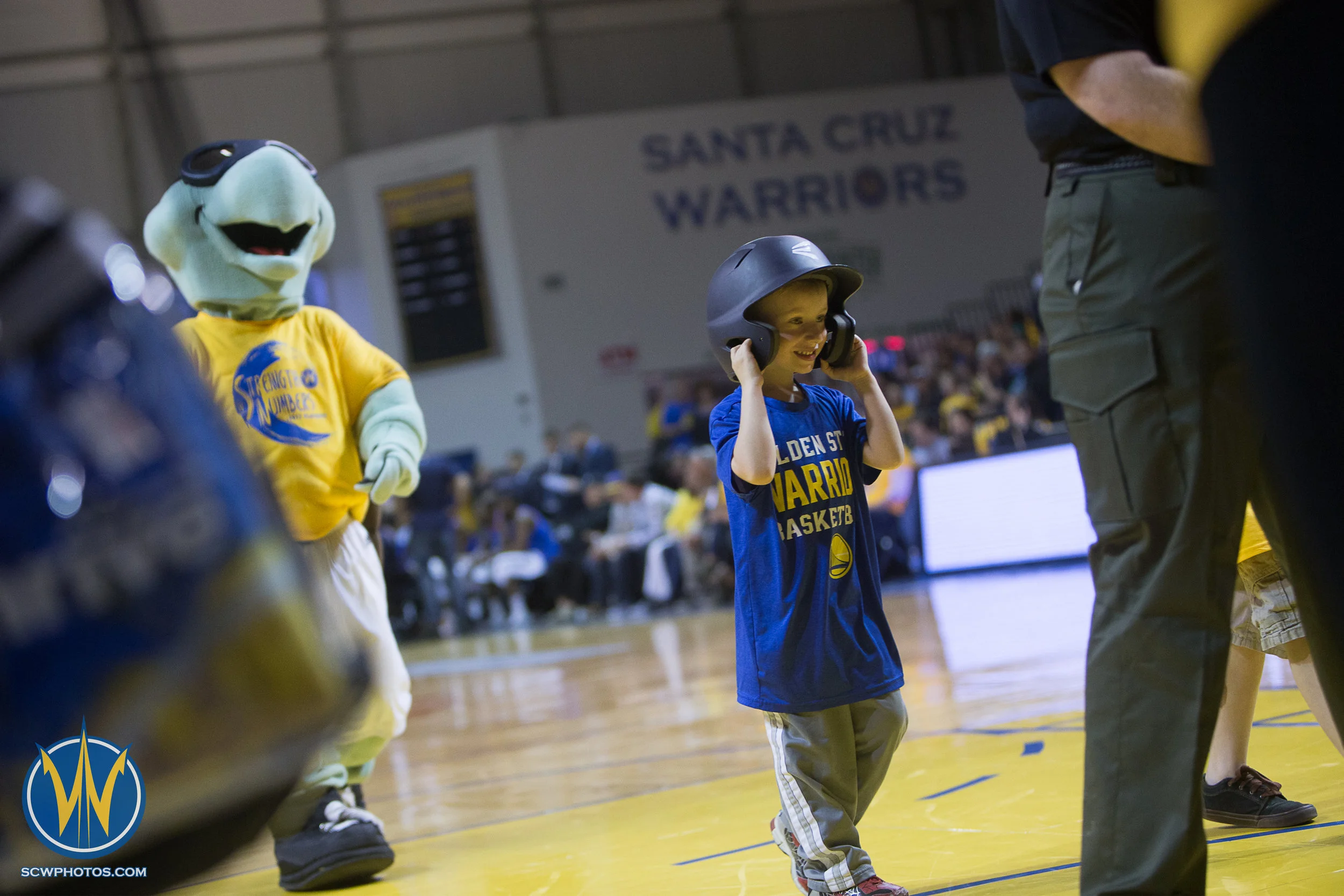 Santa Cruz Warriors game on 4 /5/17 at Kaiser Permanente Arena in Santa Cruz, California. (Photo: Andrew Wheeler /SC Warriors 2017)