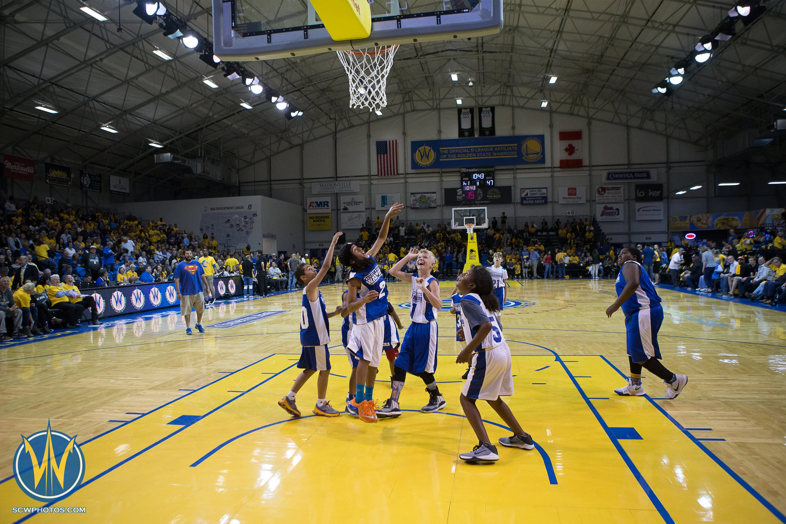 Santa Cruz Warriors game on 4 /5/17 at Kaiser Permanente Arena in Santa Cruz, California. (Photo: Andrew Wheeler /SC Warriors 2017)