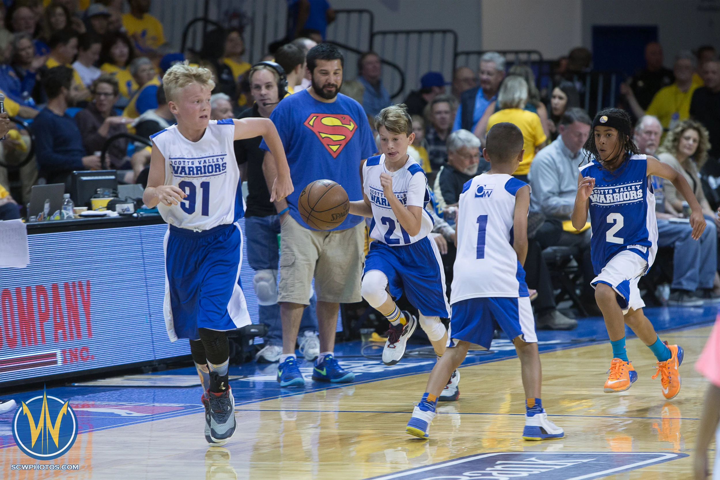 Santa Cruz Warriors game on 4 /5/17 at Kaiser Permanente Arena in Santa Cruz, California. (Photo: Andrew Wheeler /SC Warriors 2017)
