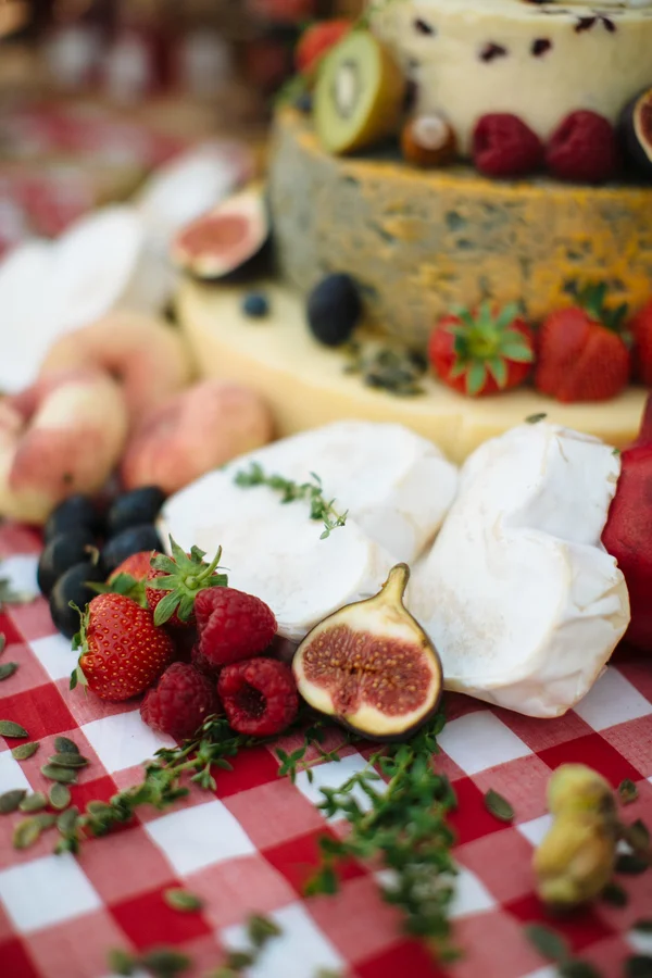 How-To-Make-a-Cheese-Wheel-Wedding-Cake-Top-Tips-from-Courtyard-Dairy-Bridal-Musings-Wedding-Blog10.jpg