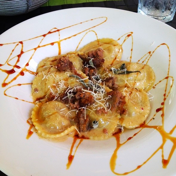 Tortelli di mele at Pasta di Pulchinella (photo from foodspotting)