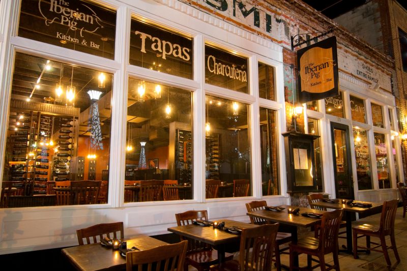 The exterior of The Iberian Pig (Photo from theiberianpigatl.com)