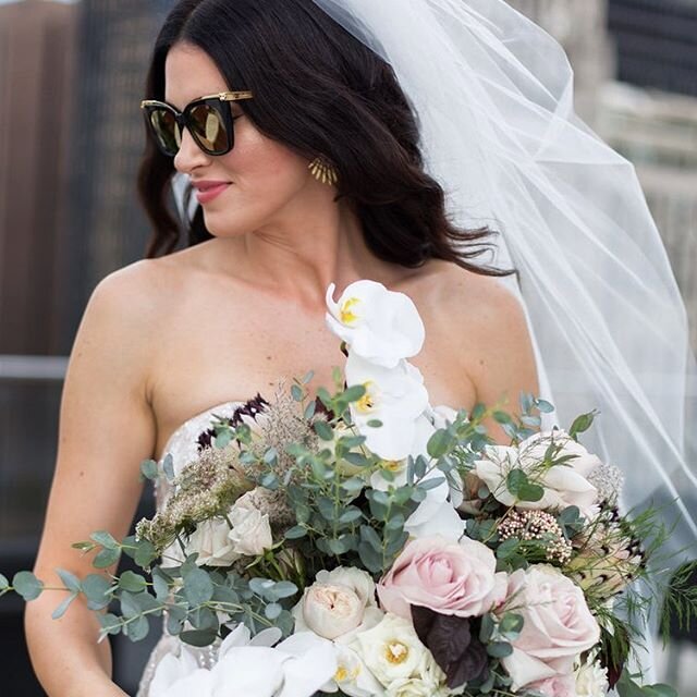 Unsure what to wear? We suggest floral. 😉 @asraigarden ✨ .
.
The fabulous @rosiebah ... 😍 #chicagobride #chicagophotographer #chicagoweddingphotographer #weddingphotography #weddinginspiration #dior #floraldress #weddingvideographer