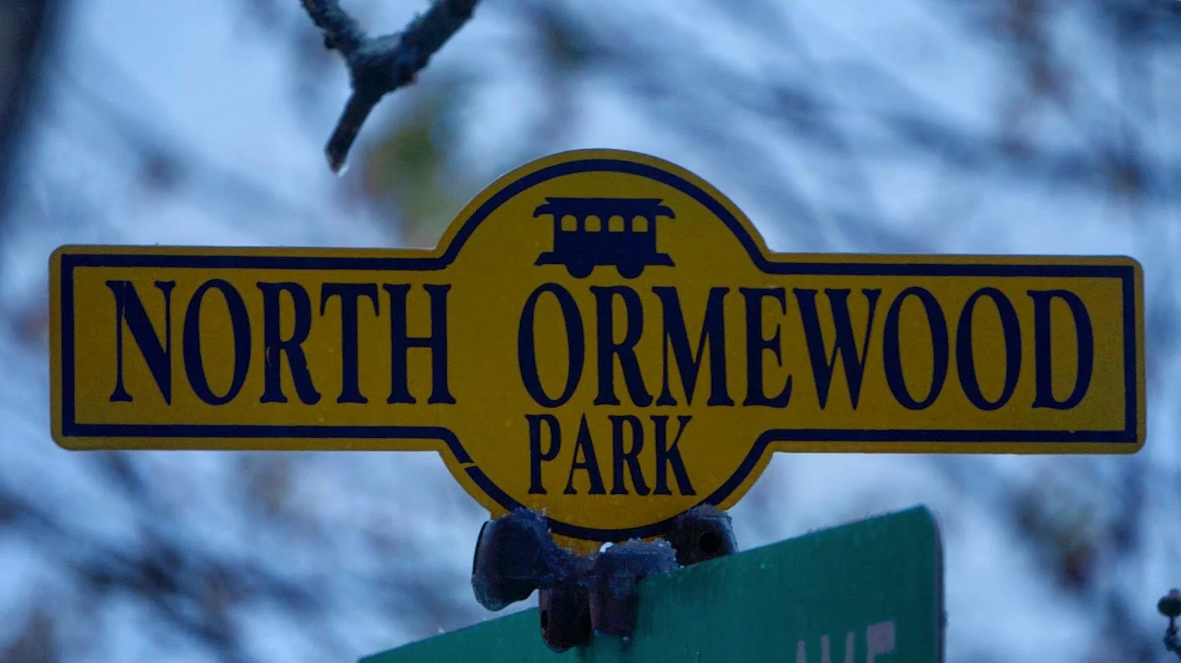 North Ormewood Street Sign Toppers