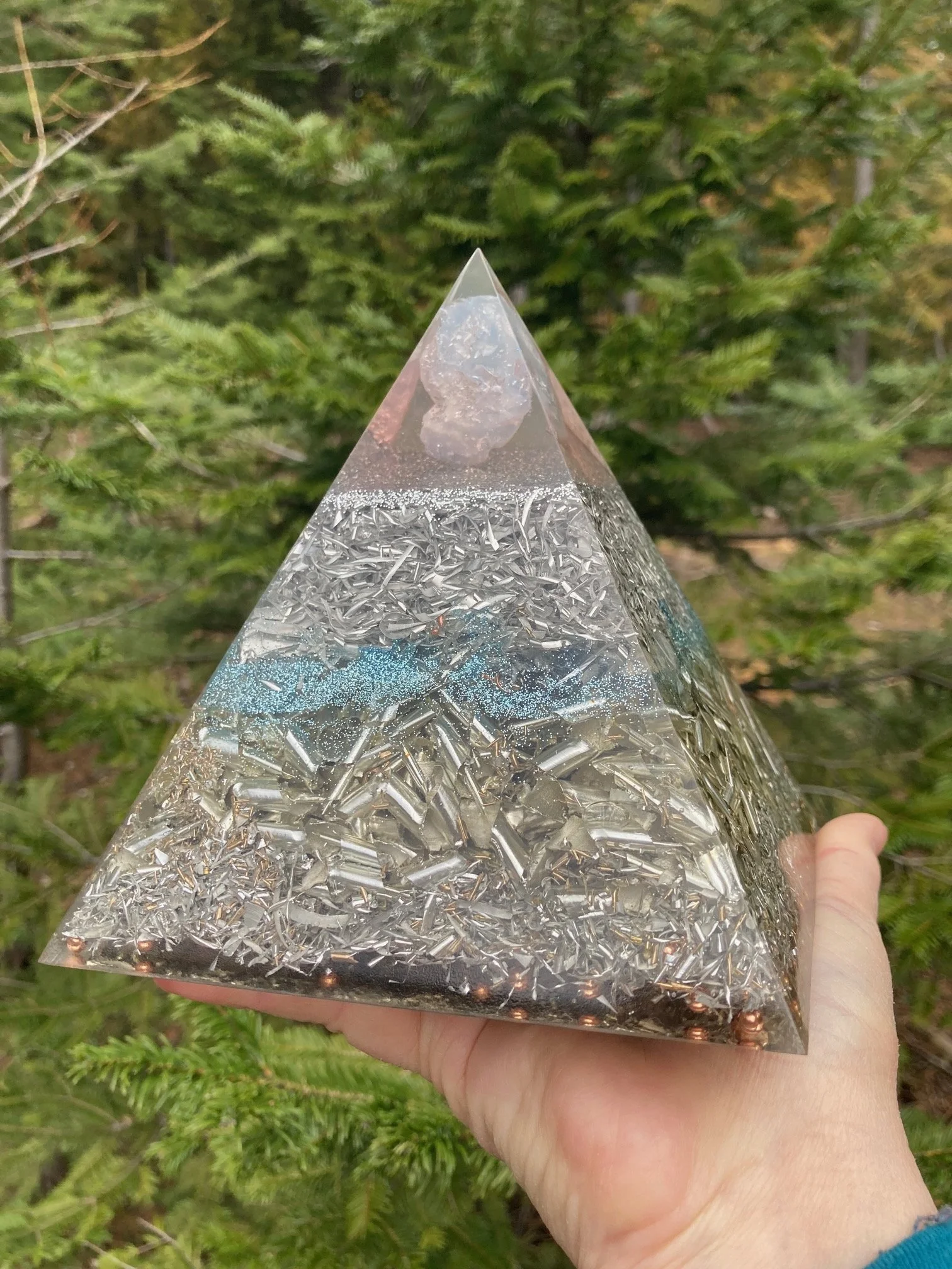 celestite pyramid 2.jpg