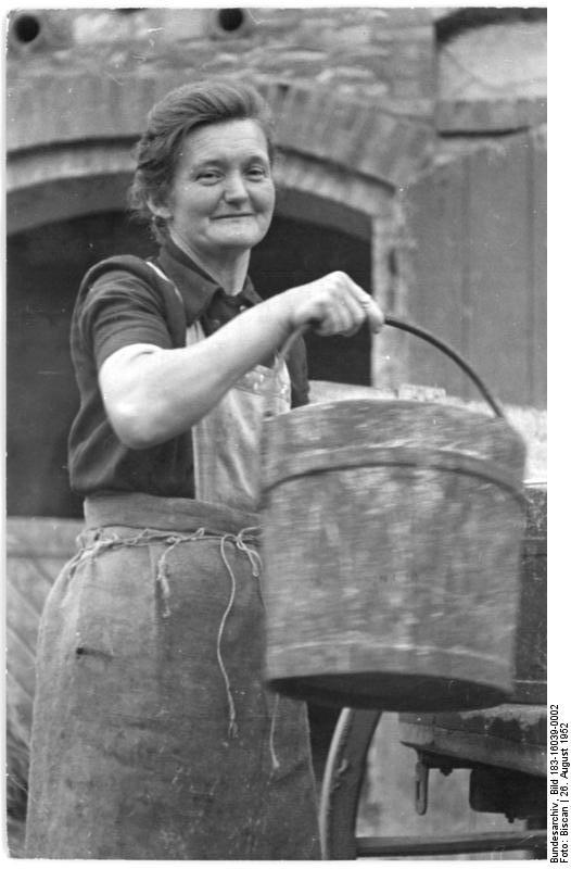 Photo from Wikimedia Commons, Bundesarchiv, Bild 183-16039-0002 / CC-BY-SA 3.0