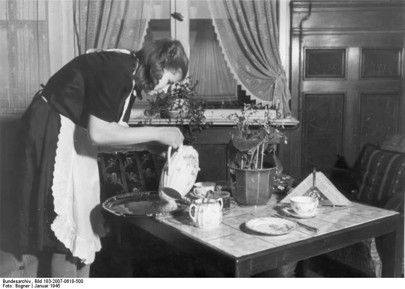 Photo from Wikimedia Commons, Bundesarchiv, Bild 183-2007-0618-500 / CC-BY-SA 3.0