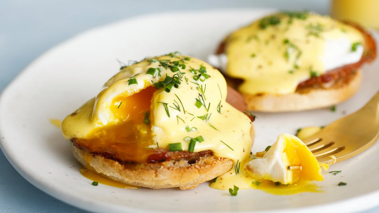 eggs benedict.jpg