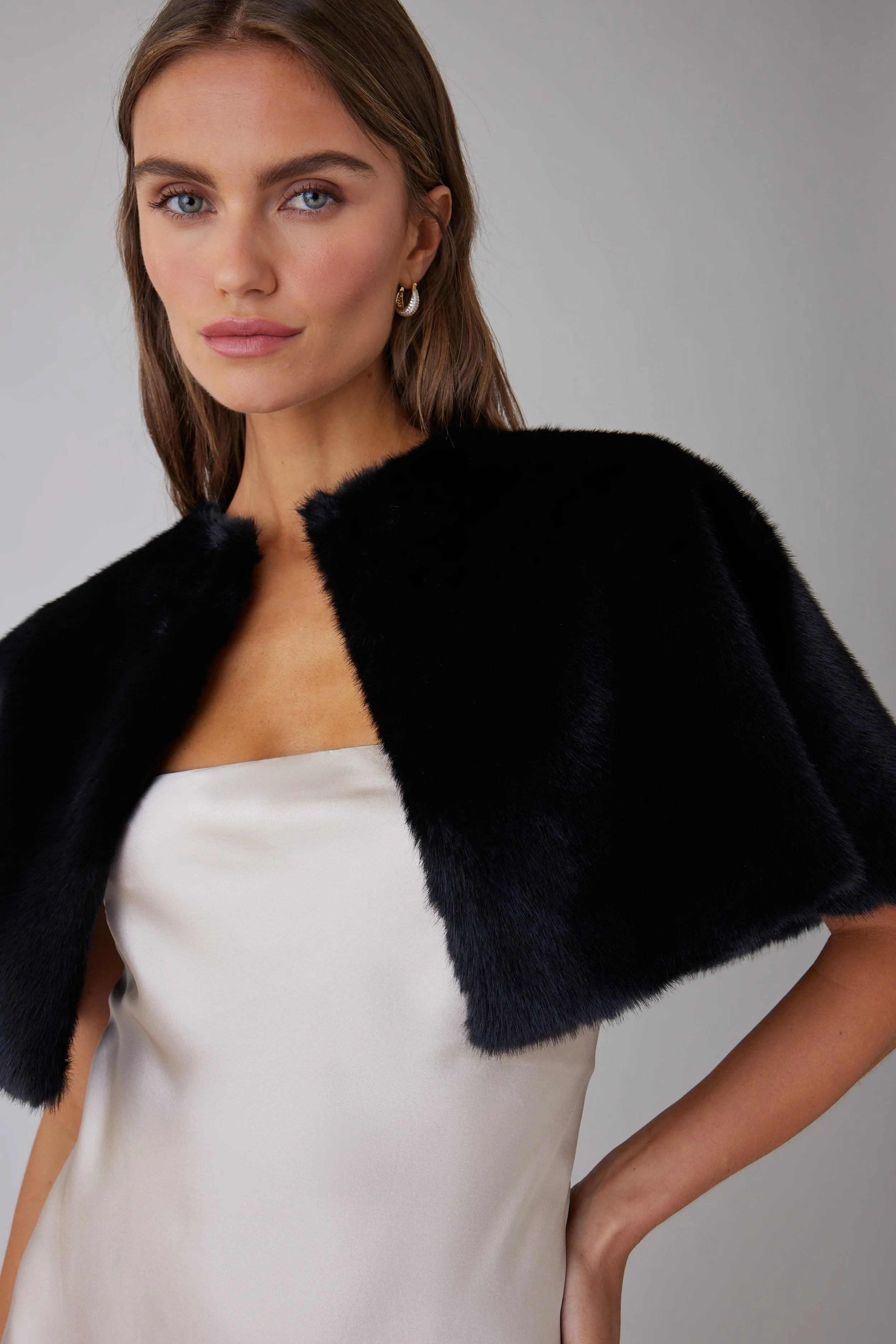 Clean editorial brand photography for fashion, beauty, and lifestyle brands seeking refined, minimalist visuals with a modern edge.