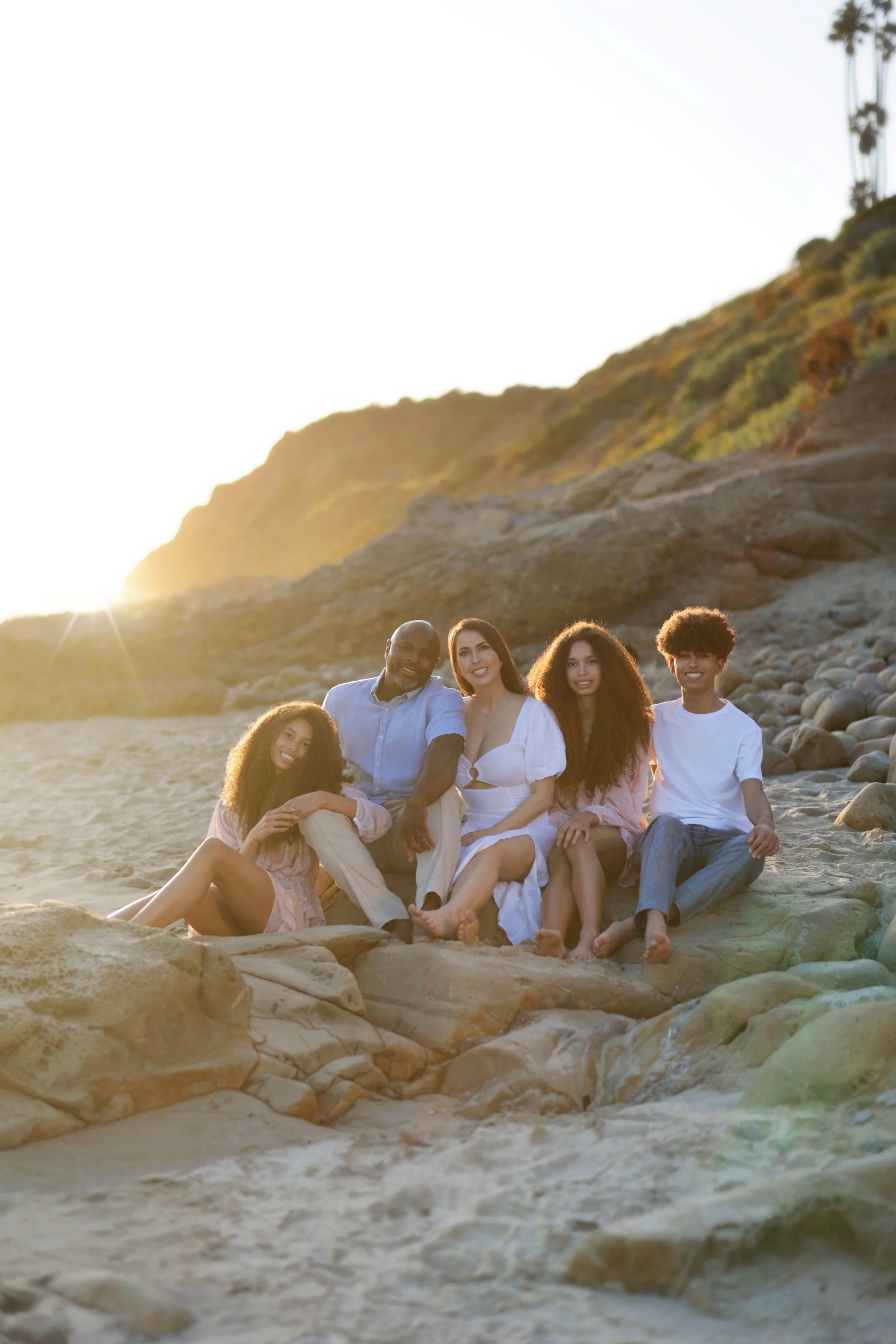 Fun candid family photographer in Los Angeles outdoor, family photography in santa monica, orange county, san fernando valley