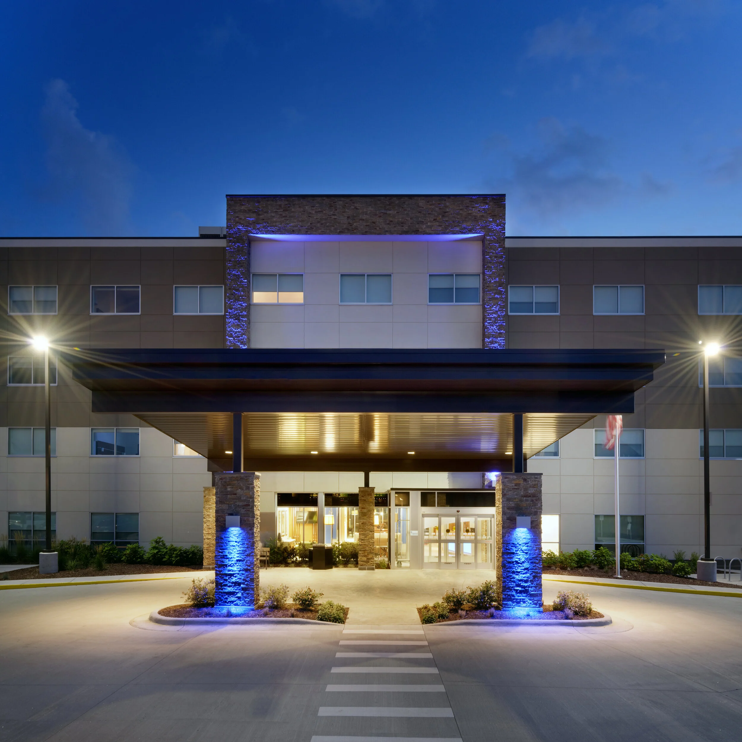 HolidayInnExpress-SGF-North-Ext-03.jpg