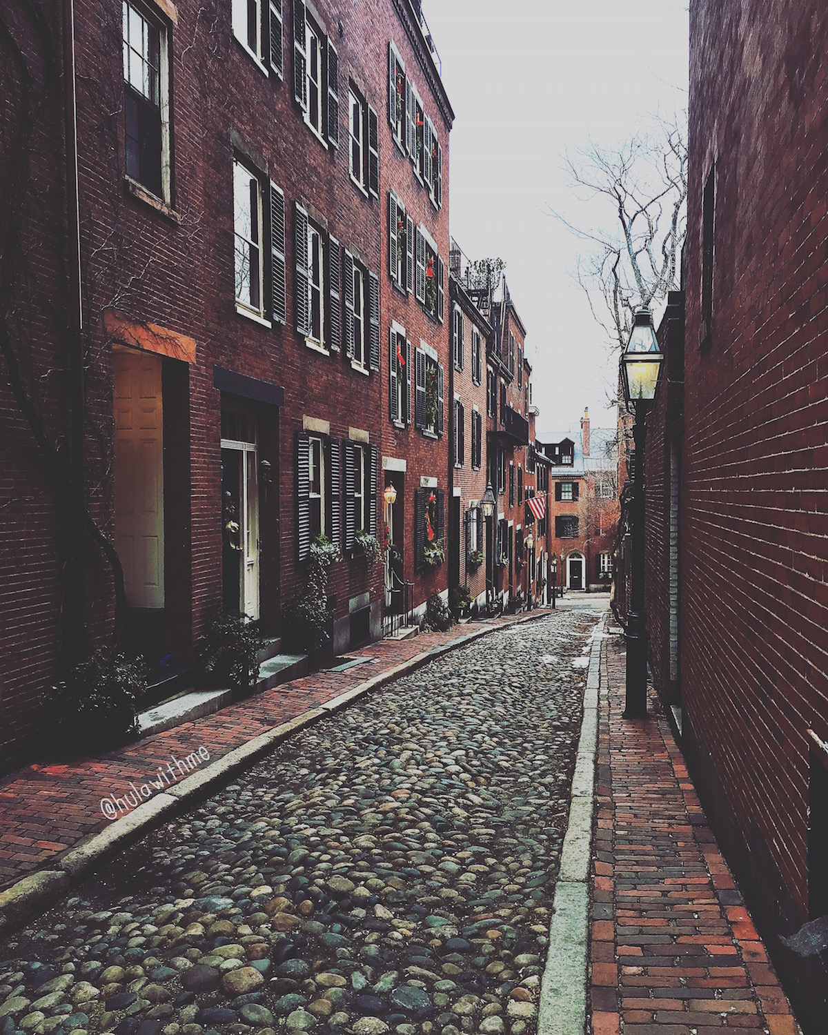 Boston Charm: Acorn Street, the most photographed street in the historical Beacon Hill neighborhood.