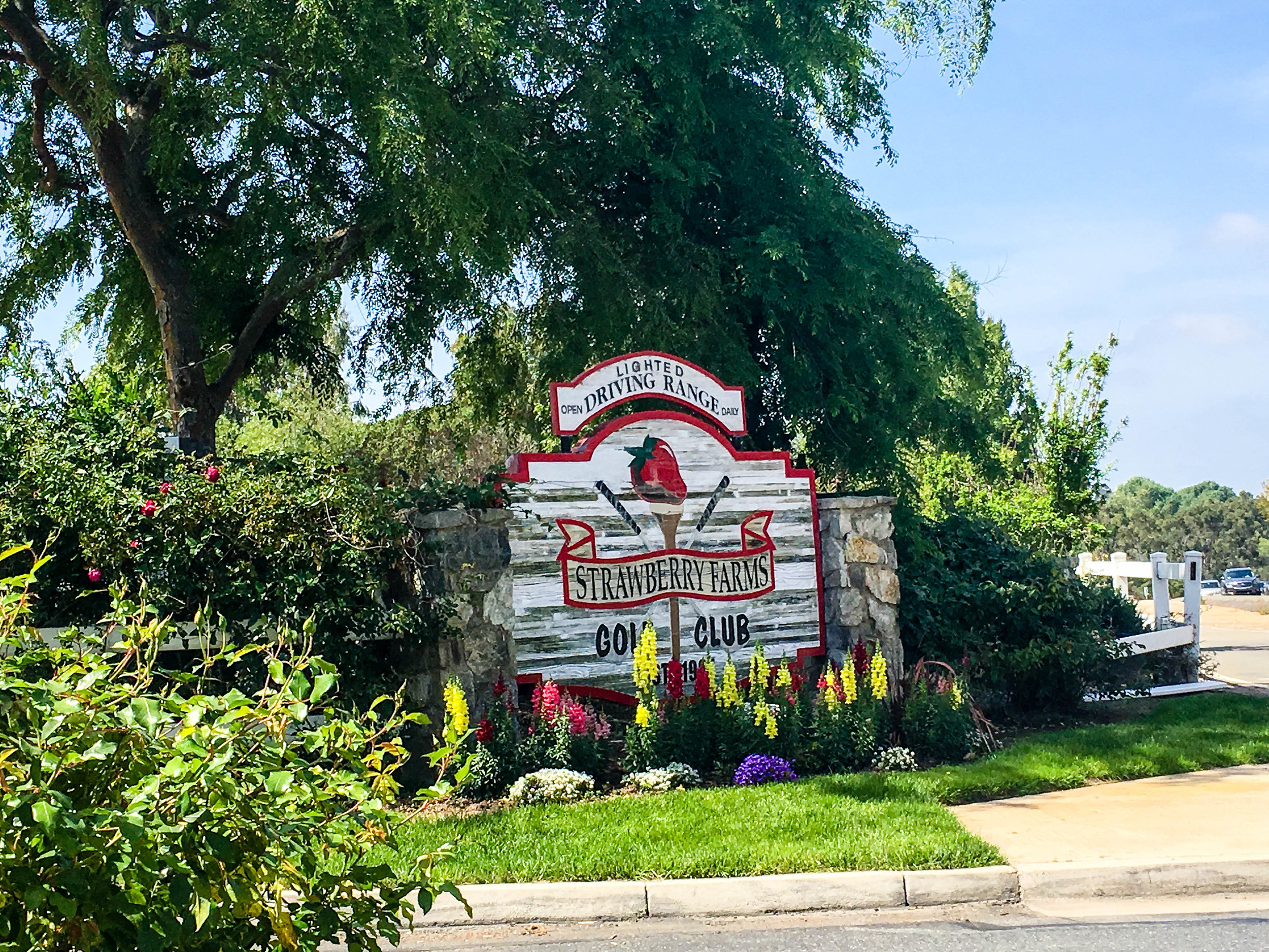 Entrance to the farm and golf club.