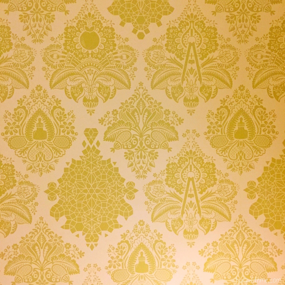 Bliss Spa in Boston, MA: Wall decor to die for.