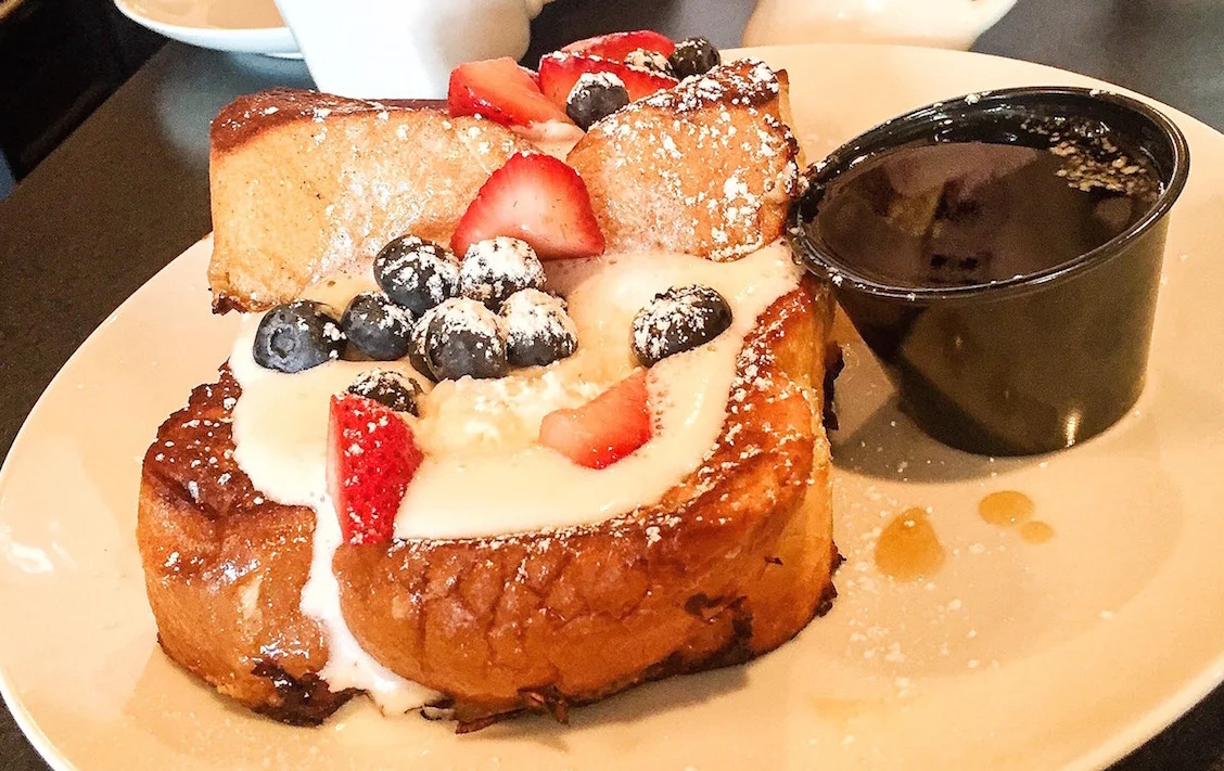 Hidden Gems Of Boston // Brunching at McCabe's 