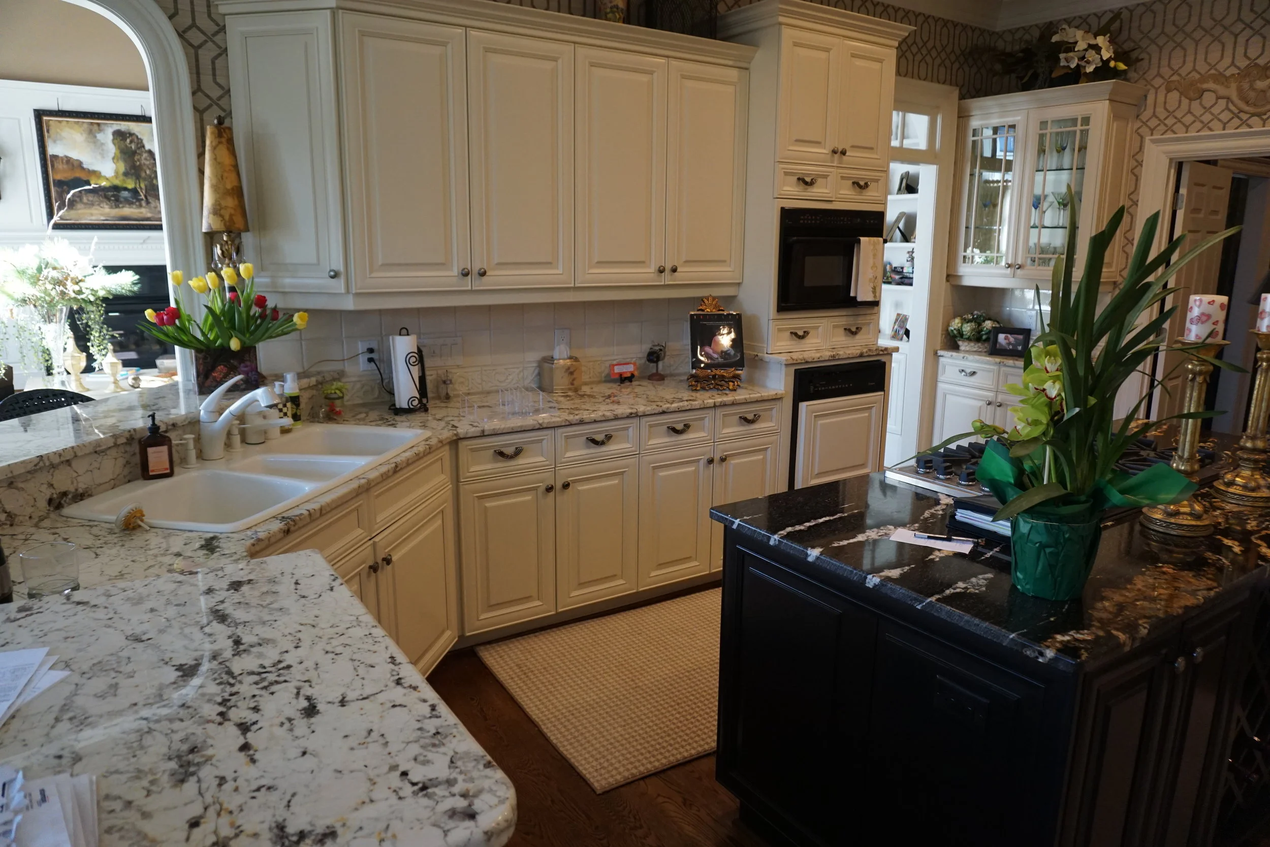 Cabinets-Barefoot  After (7).JPG